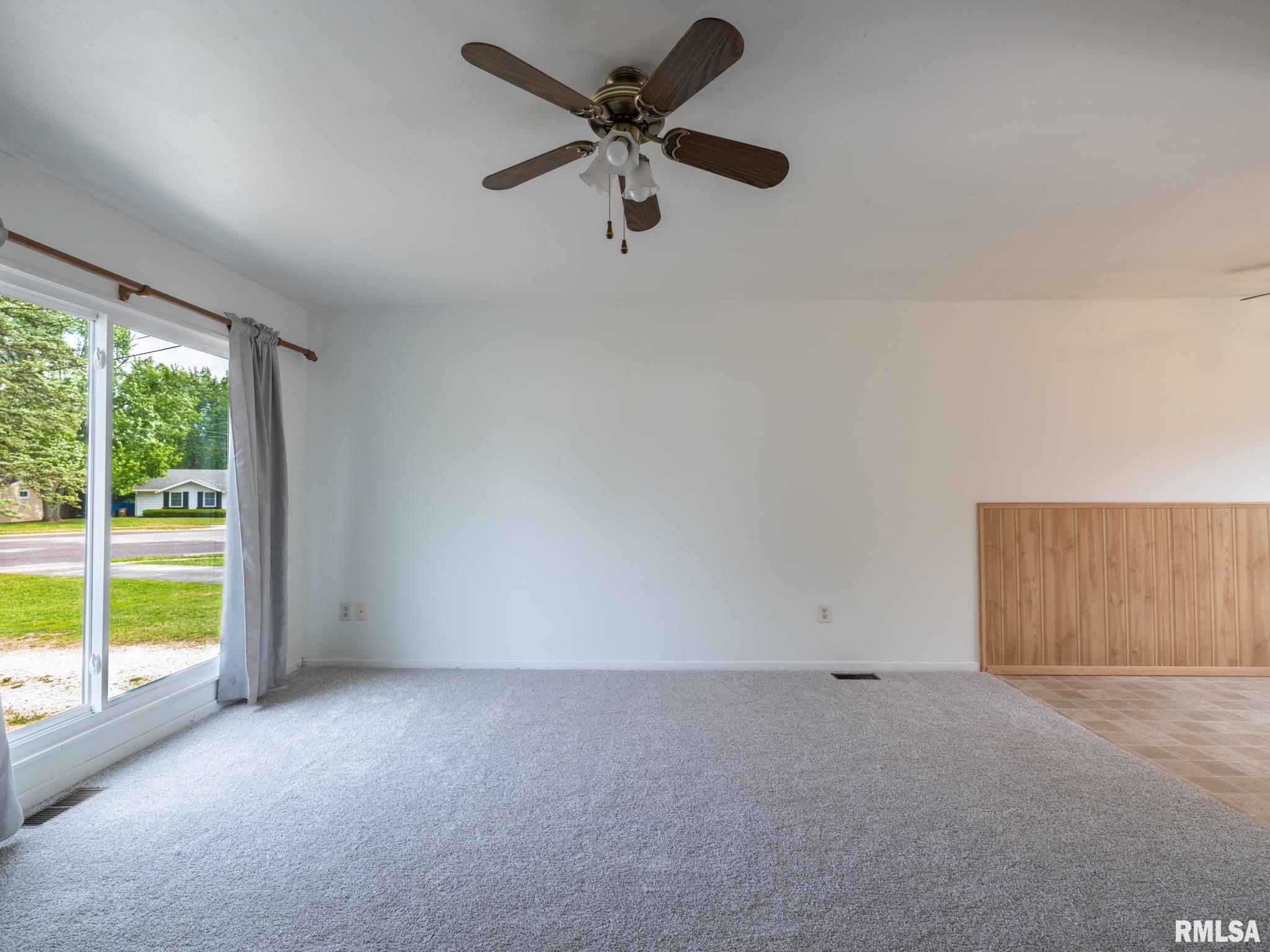 1703 Memorial Drive, Pekin, Illinois image 9