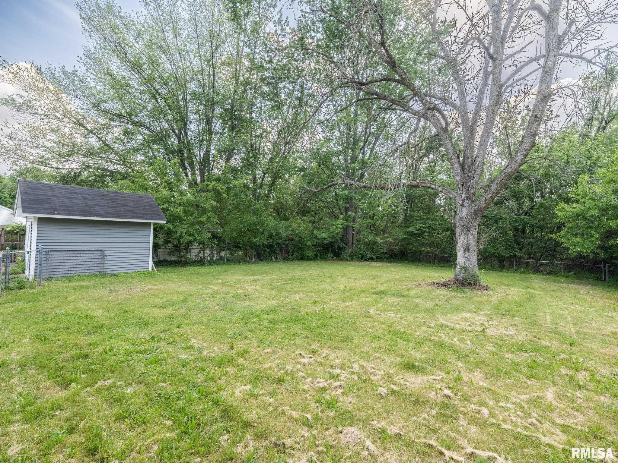 1703 Memorial Drive, Pekin, Illinois image 7