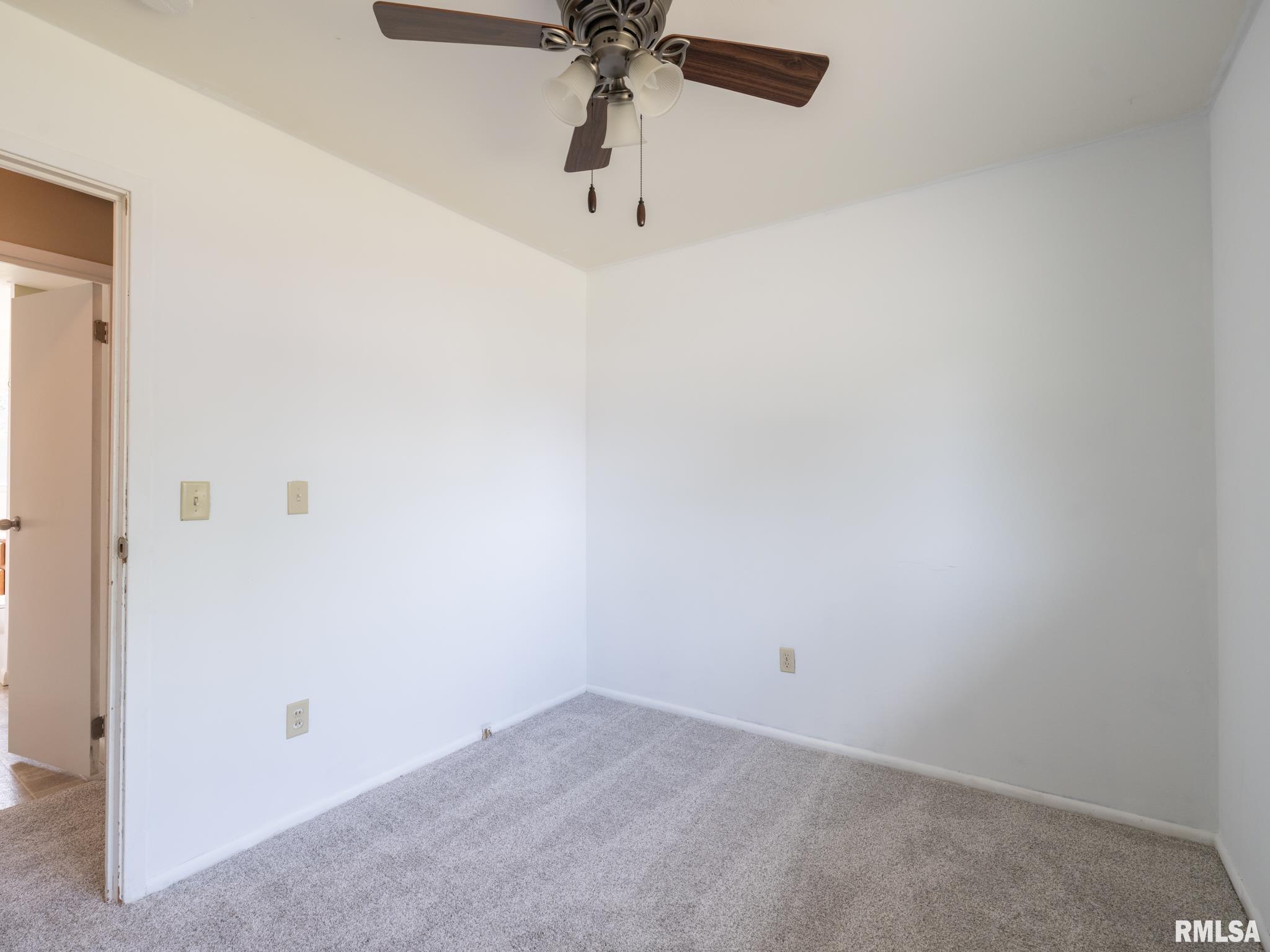 1703 Memorial Drive, Pekin, Illinois image 28