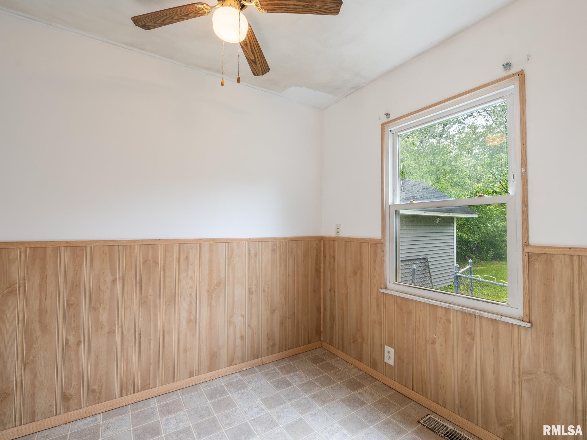 1703 Memorial Drive, Pekin, Illinois image 21