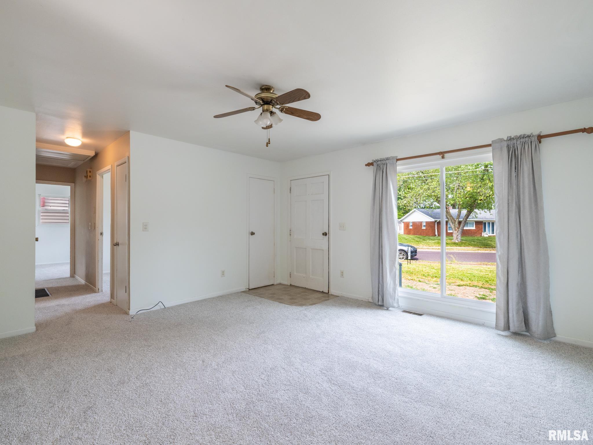 1703 Memorial Drive, Pekin, Illinois image 12