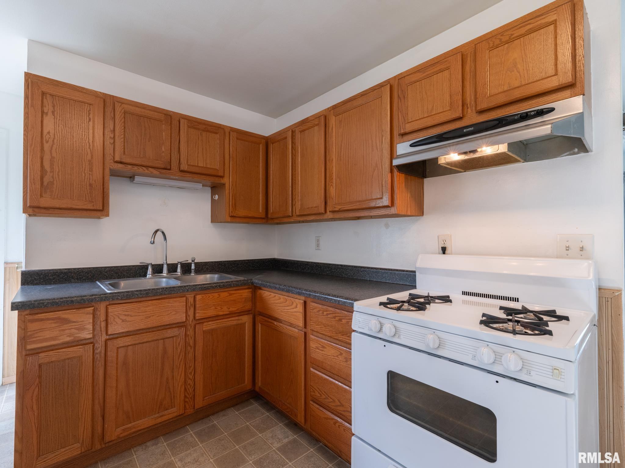 1703 Memorial Drive, Pekin, Illinois image 16