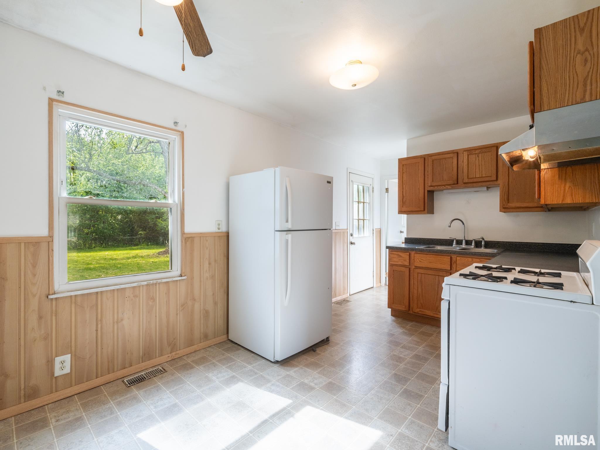 1703 Memorial Drive, Pekin, Illinois image 19