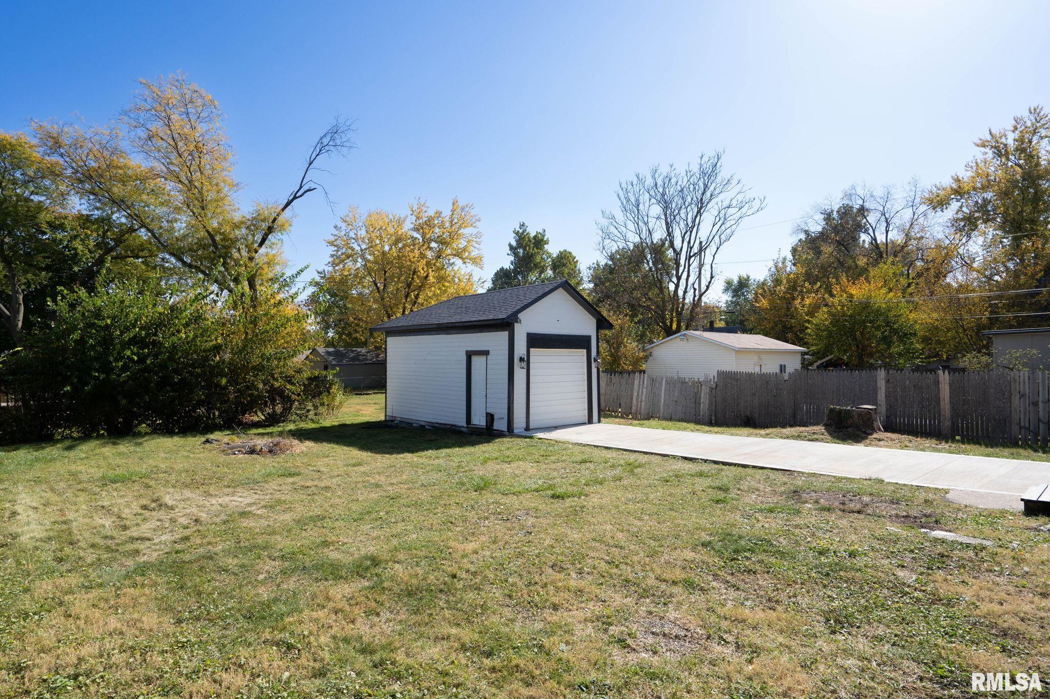 2129 Washington Street, Davenport, Iowa image 24