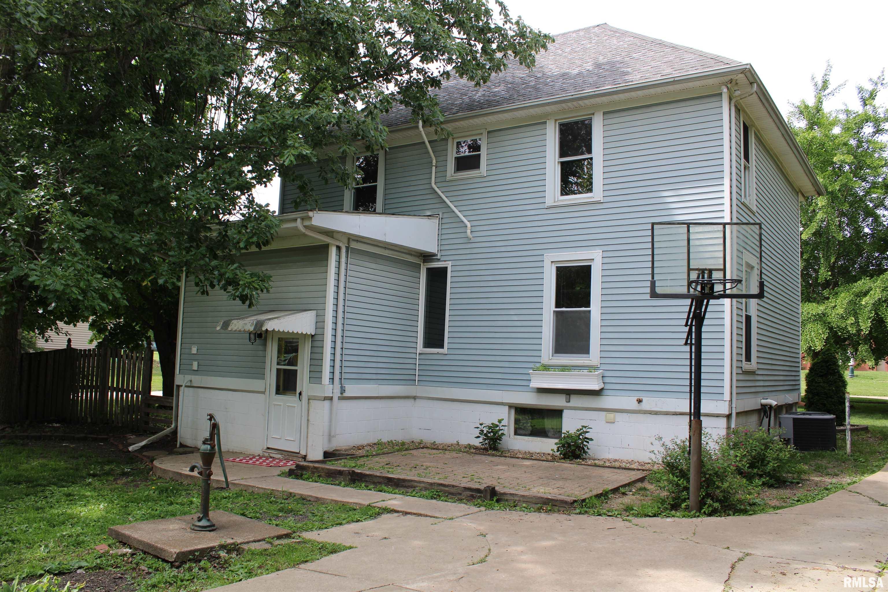 322 E Vernon Street, Farmington, Illinois image 2