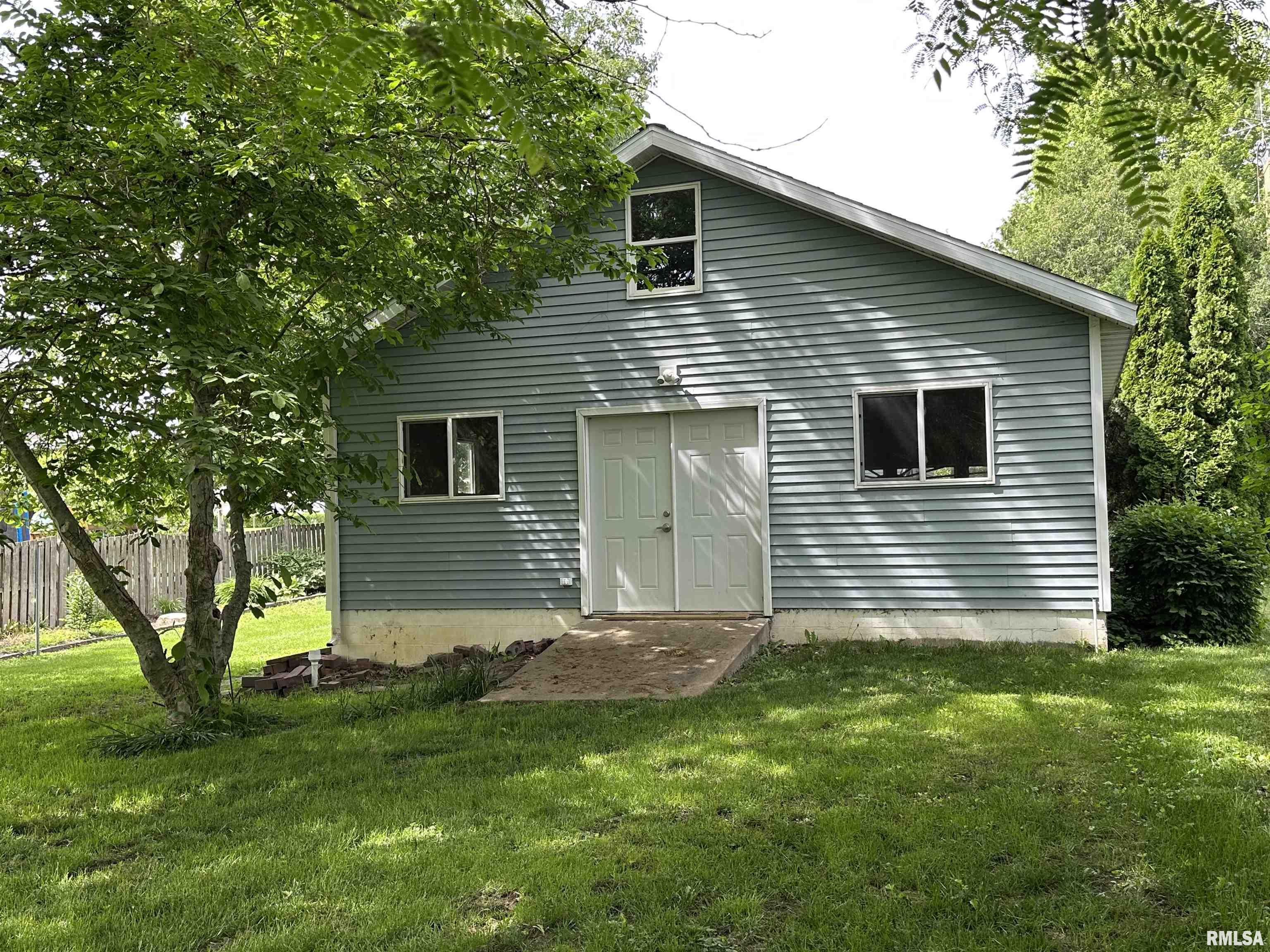 322 E Vernon Street, Farmington, Illinois image 4