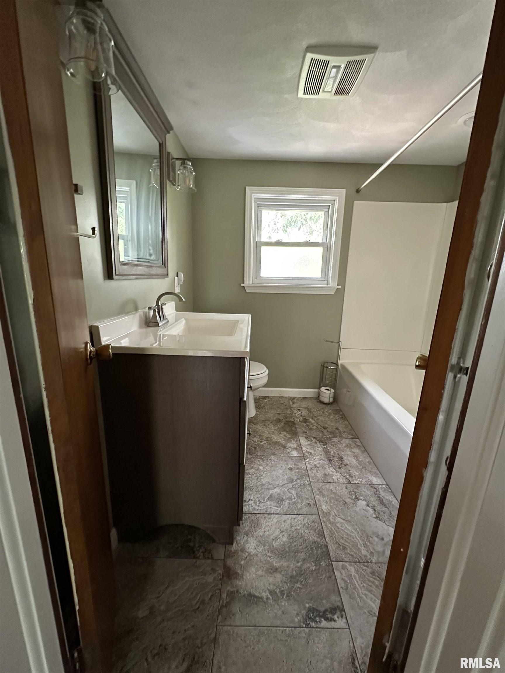 322 E Vernon Street, Farmington, Illinois image 20