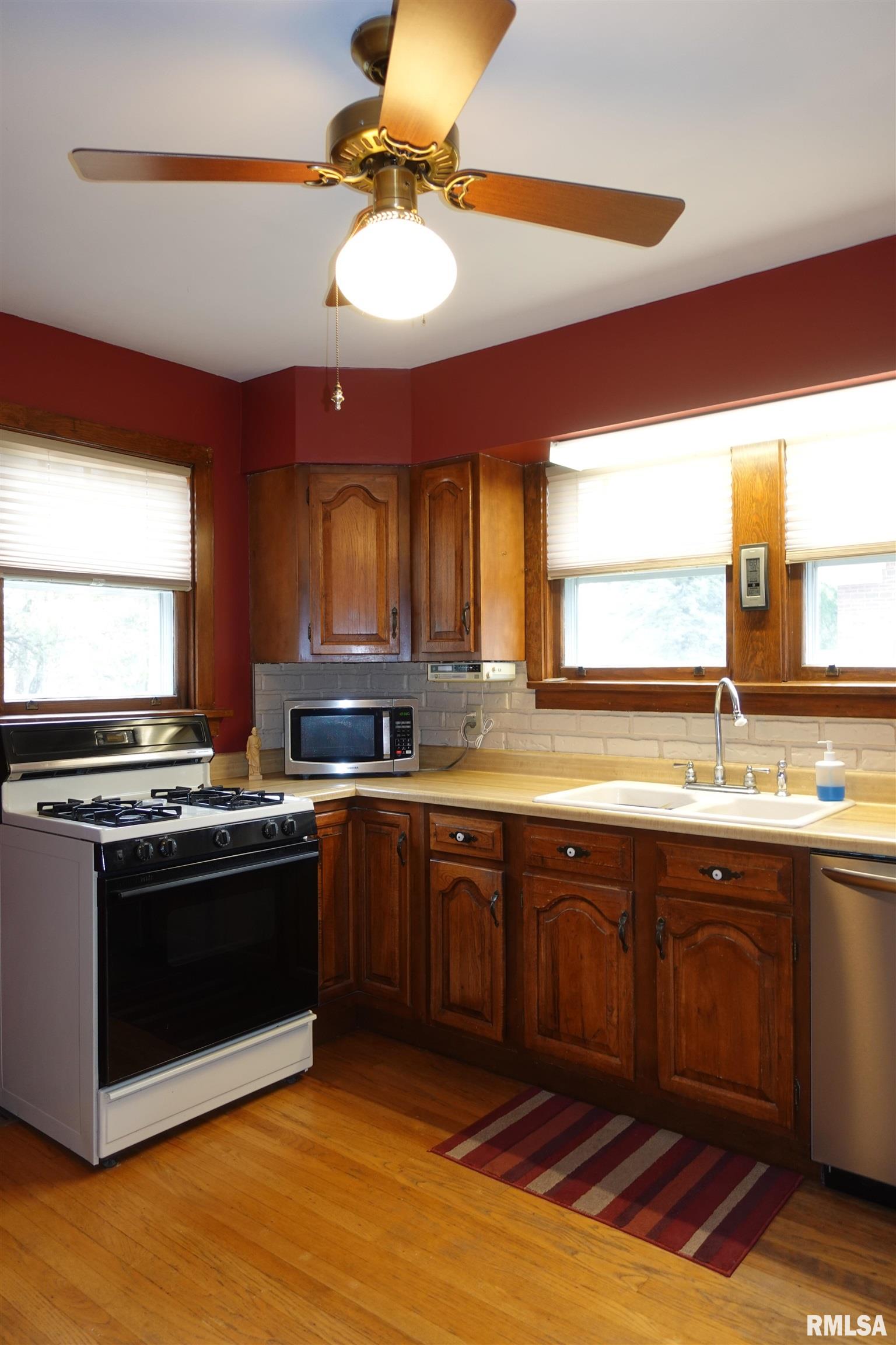 149 Olive Street, Galesburg, Illinois image 13