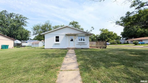 Homes For Sale - 1504 Woodbine Drive<br/> Tazewell County, Washington, IL 61571