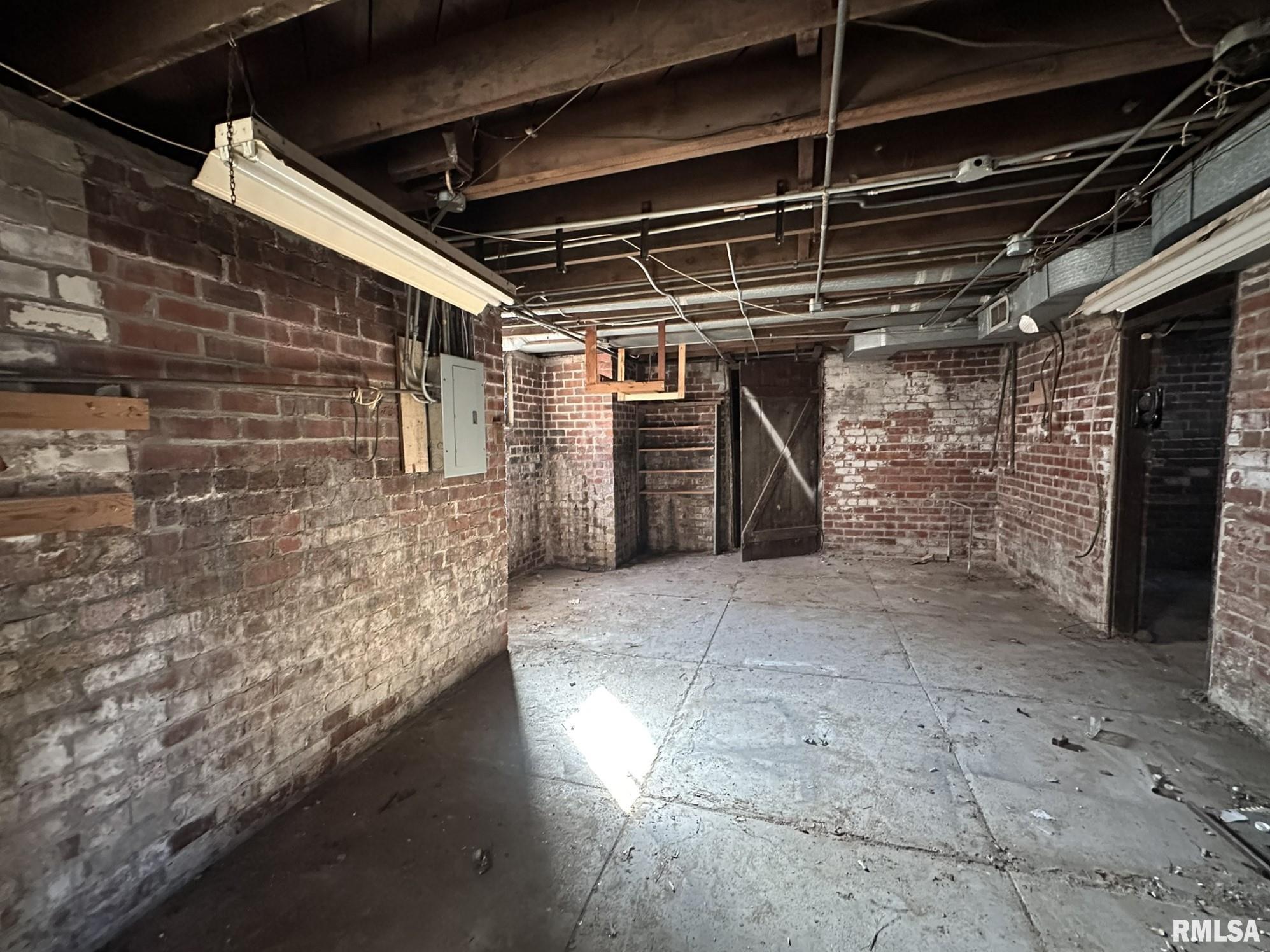 1232 N Cherry Street, Galesburg, Illinois image 41