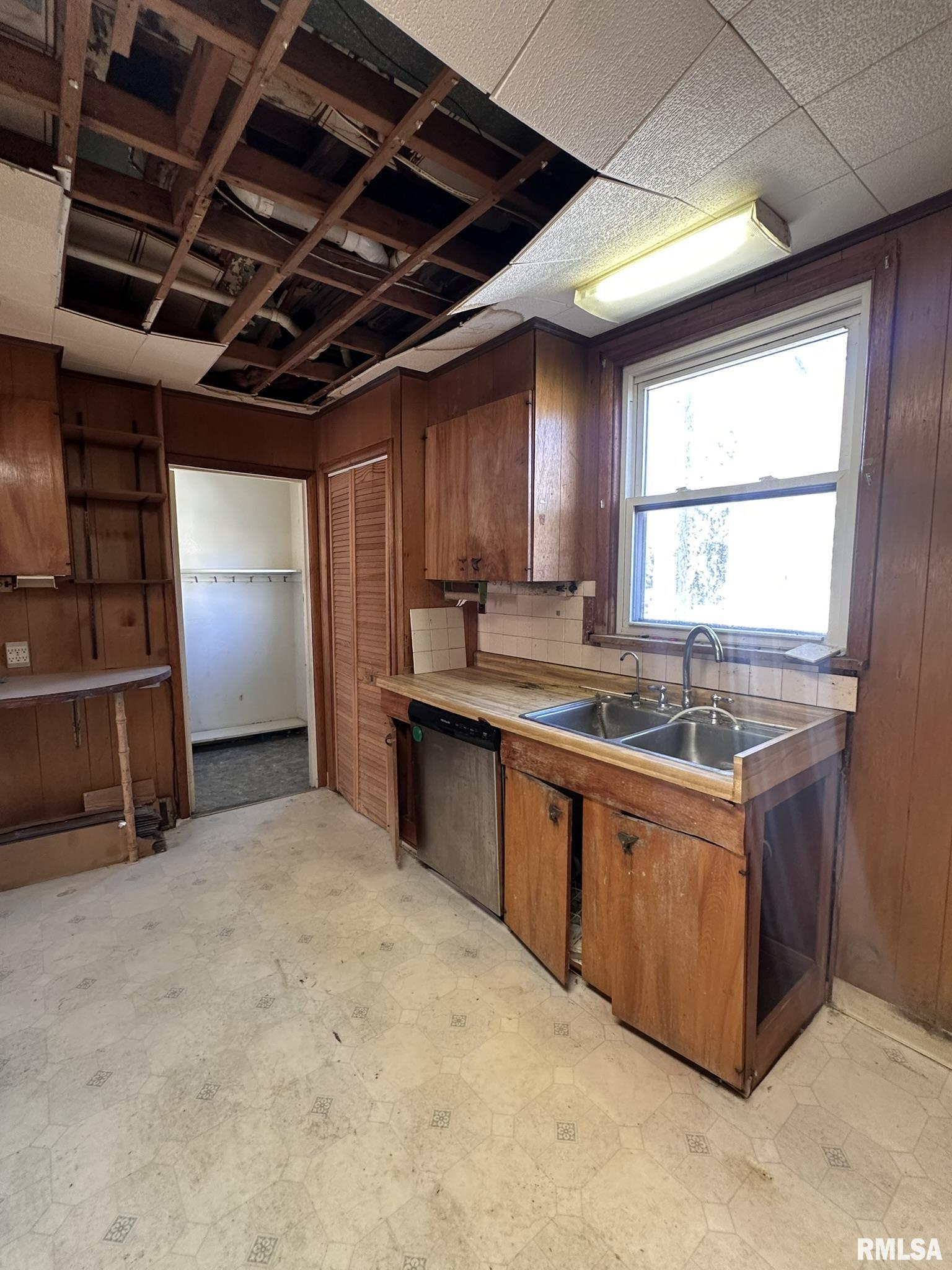 1232 N Cherry Street, Galesburg, Illinois image 17