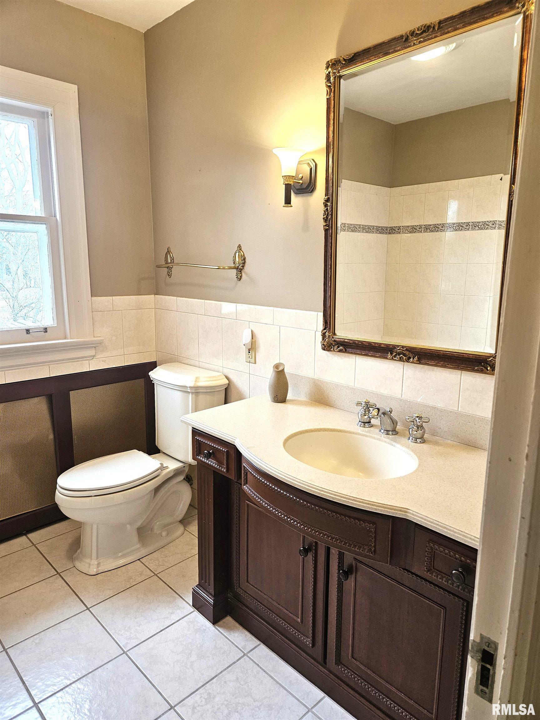 237 Park Lane Drive, Galesburg, Illinois image 40