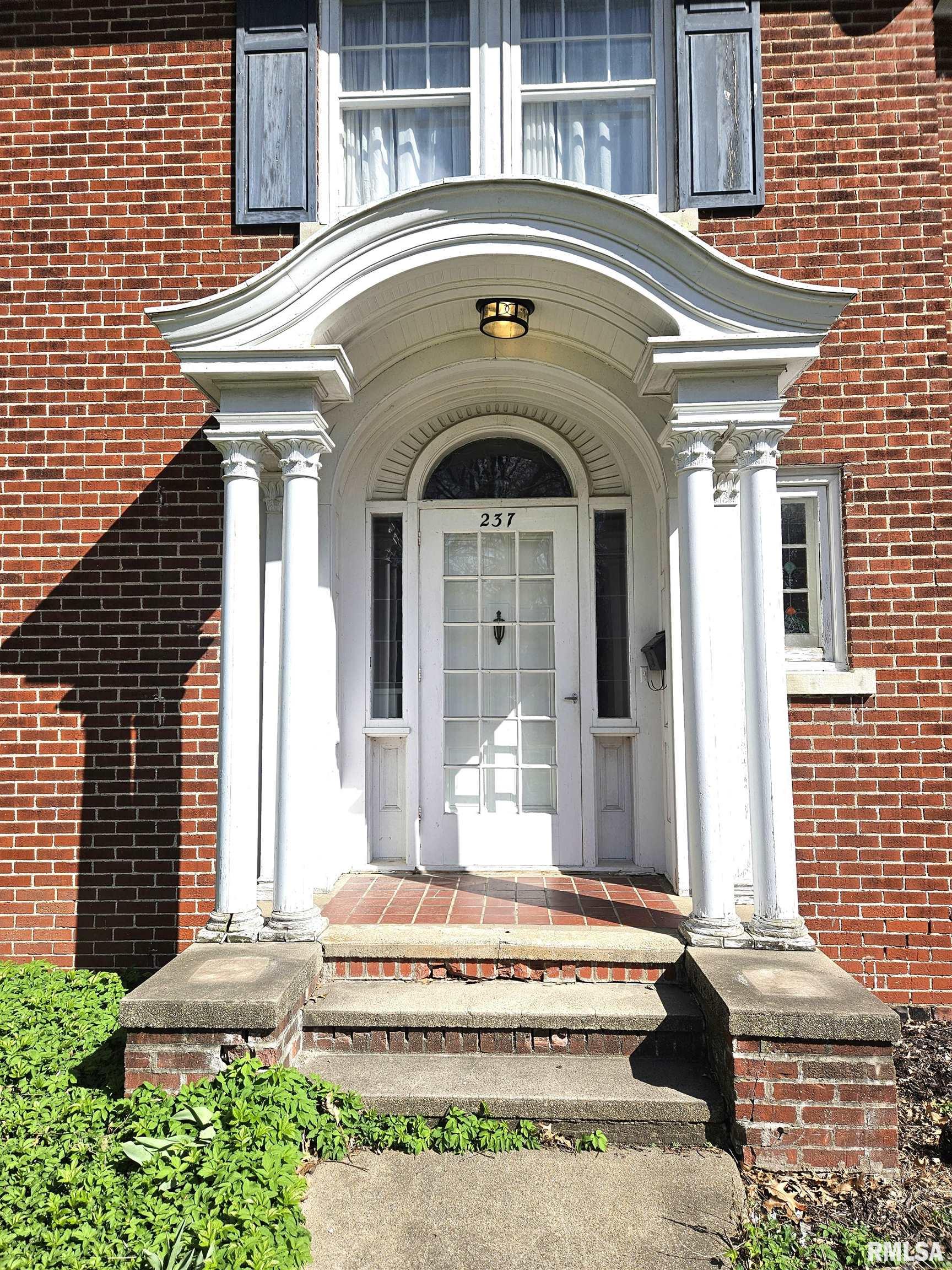 237 Park Lane Drive, Galesburg, Illinois image 4