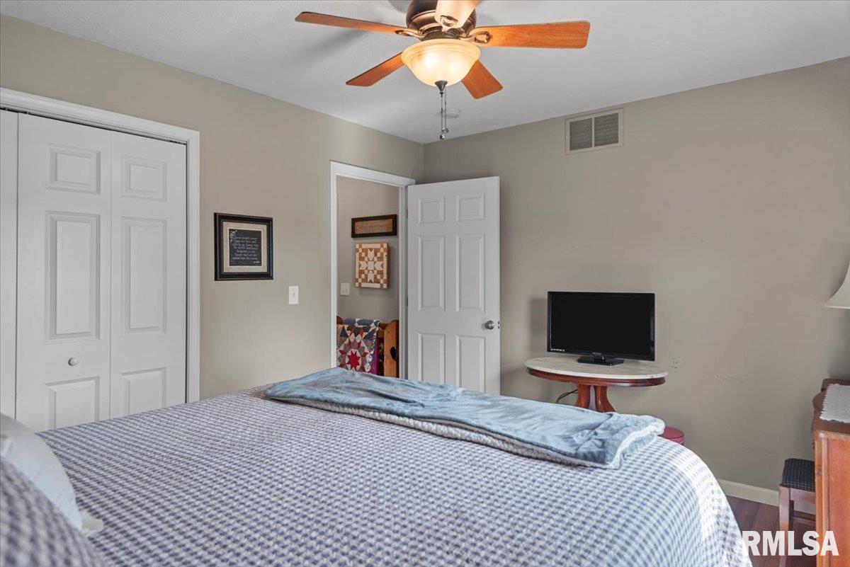 360 Turtle Dove Drive, Sherman, Illinois image 35