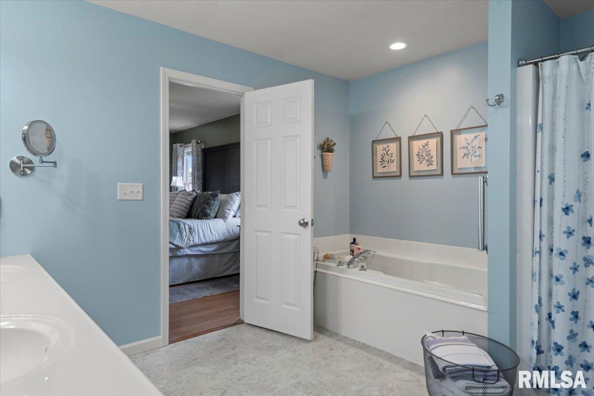 360 Turtle Dove Drive, Sherman, Illinois image 32
