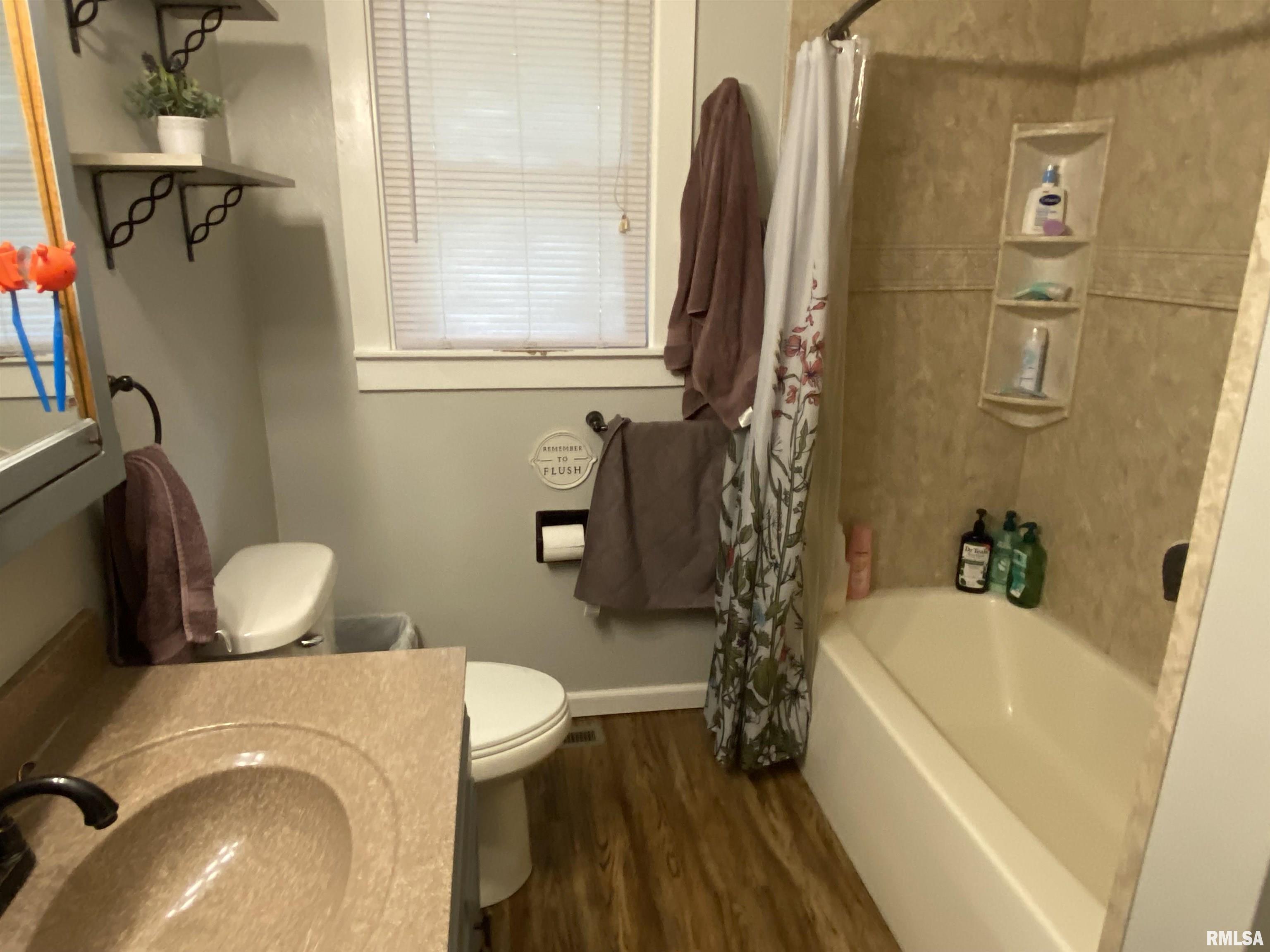 490 W Pine Street, Canton, Illinois image 14