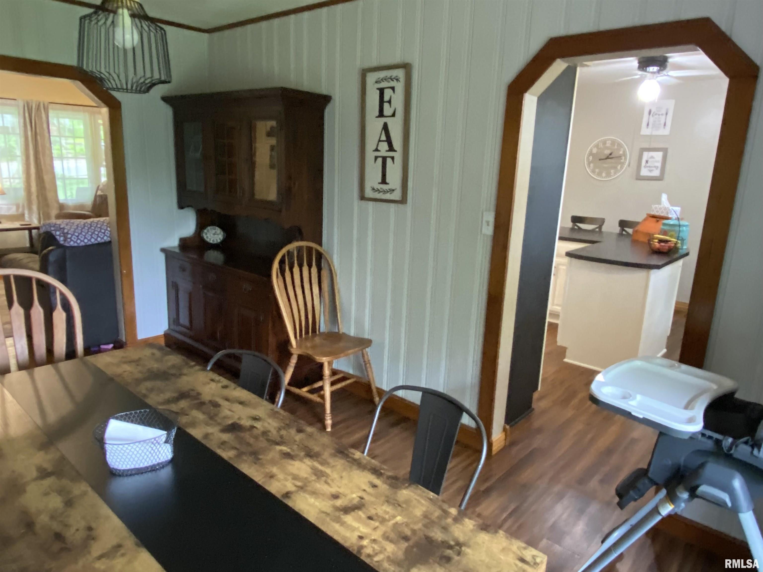 490 W Pine Street, Canton, Illinois image 7