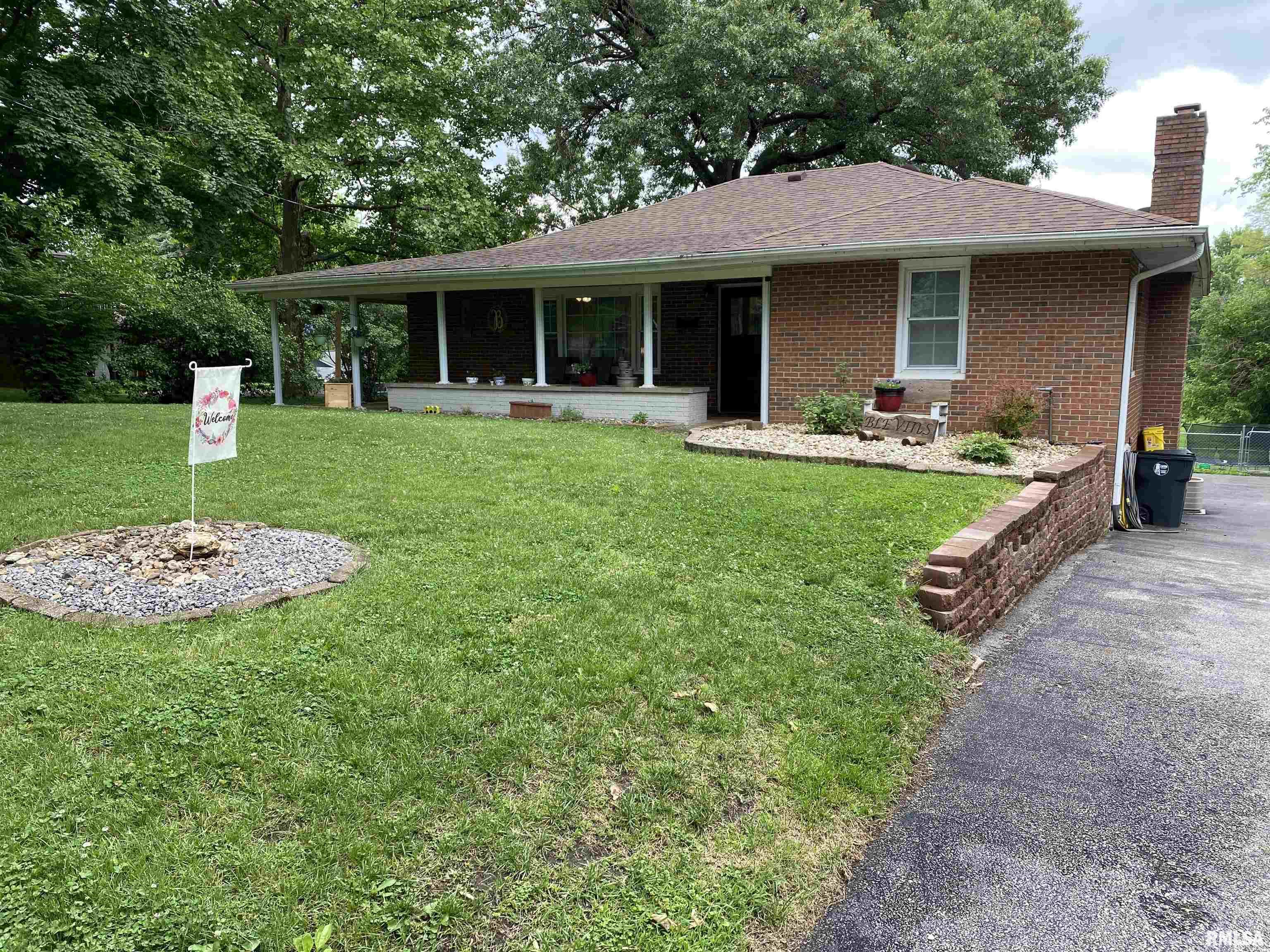 490 W Pine Street, Canton, Illinois image 1