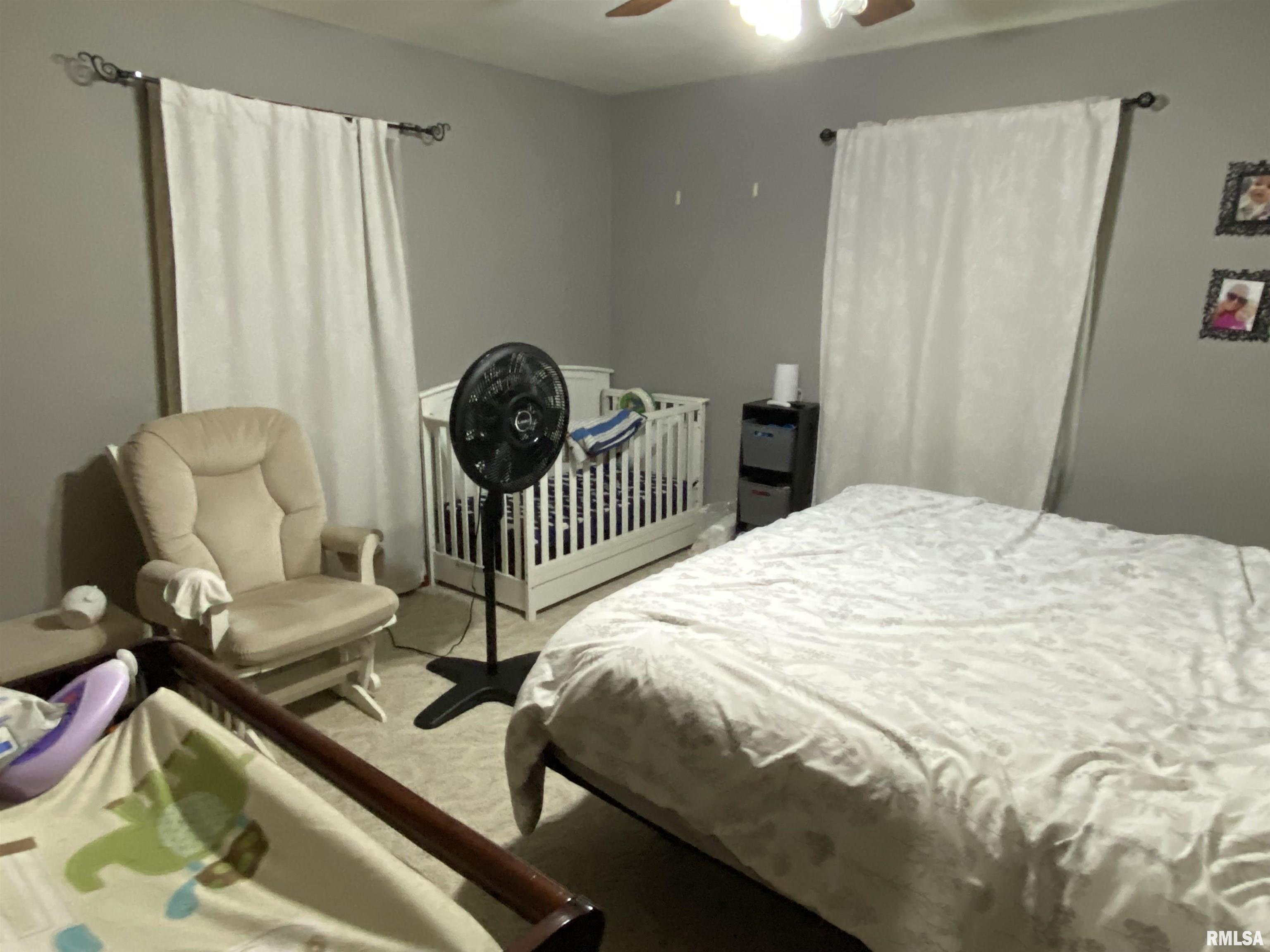 490 W Pine Street, Canton, Illinois image 15