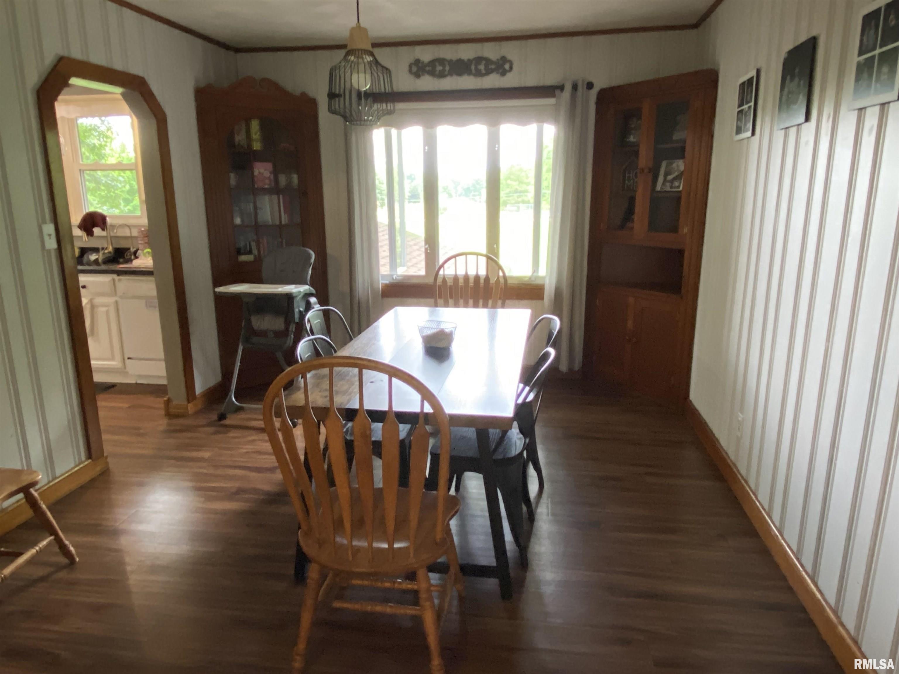 490 W Pine Street, Canton, Illinois image 5