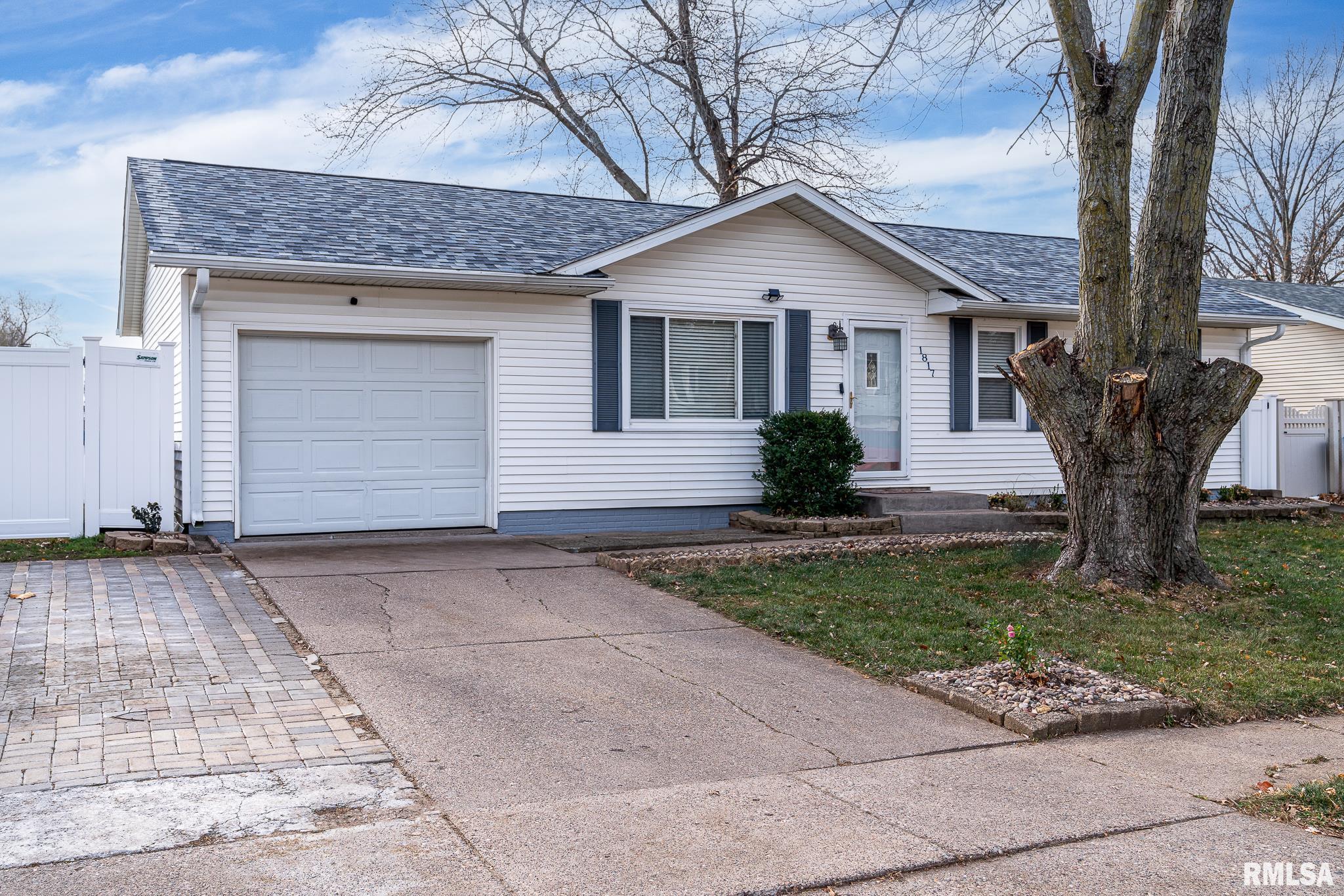 1817 Valley Drive, Davenport, Iowa image 1