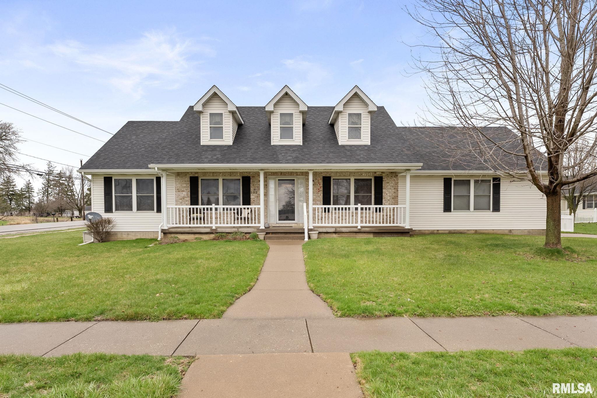 102 E Dolan Drive, Blue Grass, Iowa image 1