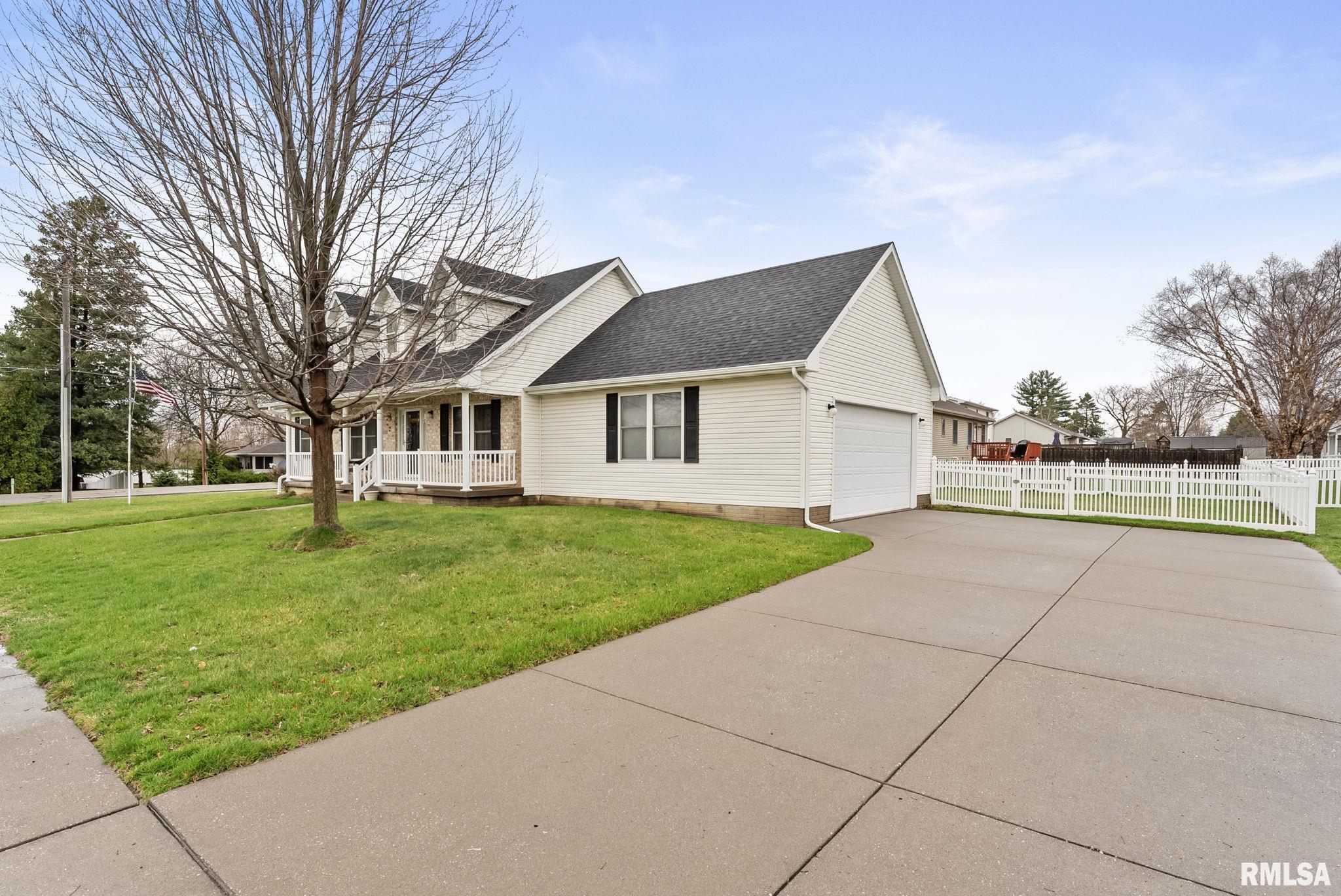 102 E Dolan Drive, Blue Grass, Iowa image 24