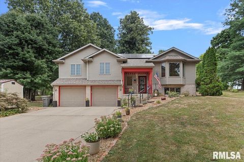 Homes For Sale - 18 Lake Shore Drive<br/> Pana, IL 62557