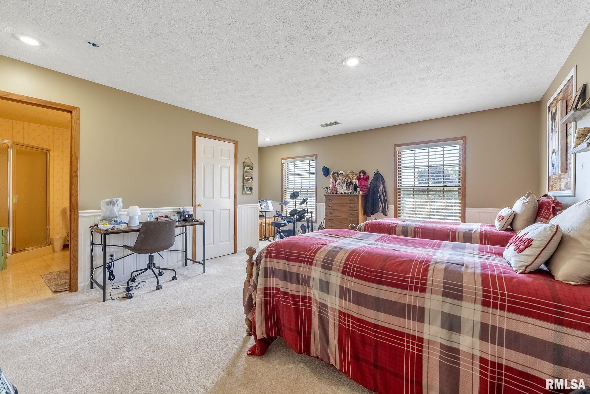 3220 Lundy Lane, Bettendorf, Iowa image 33