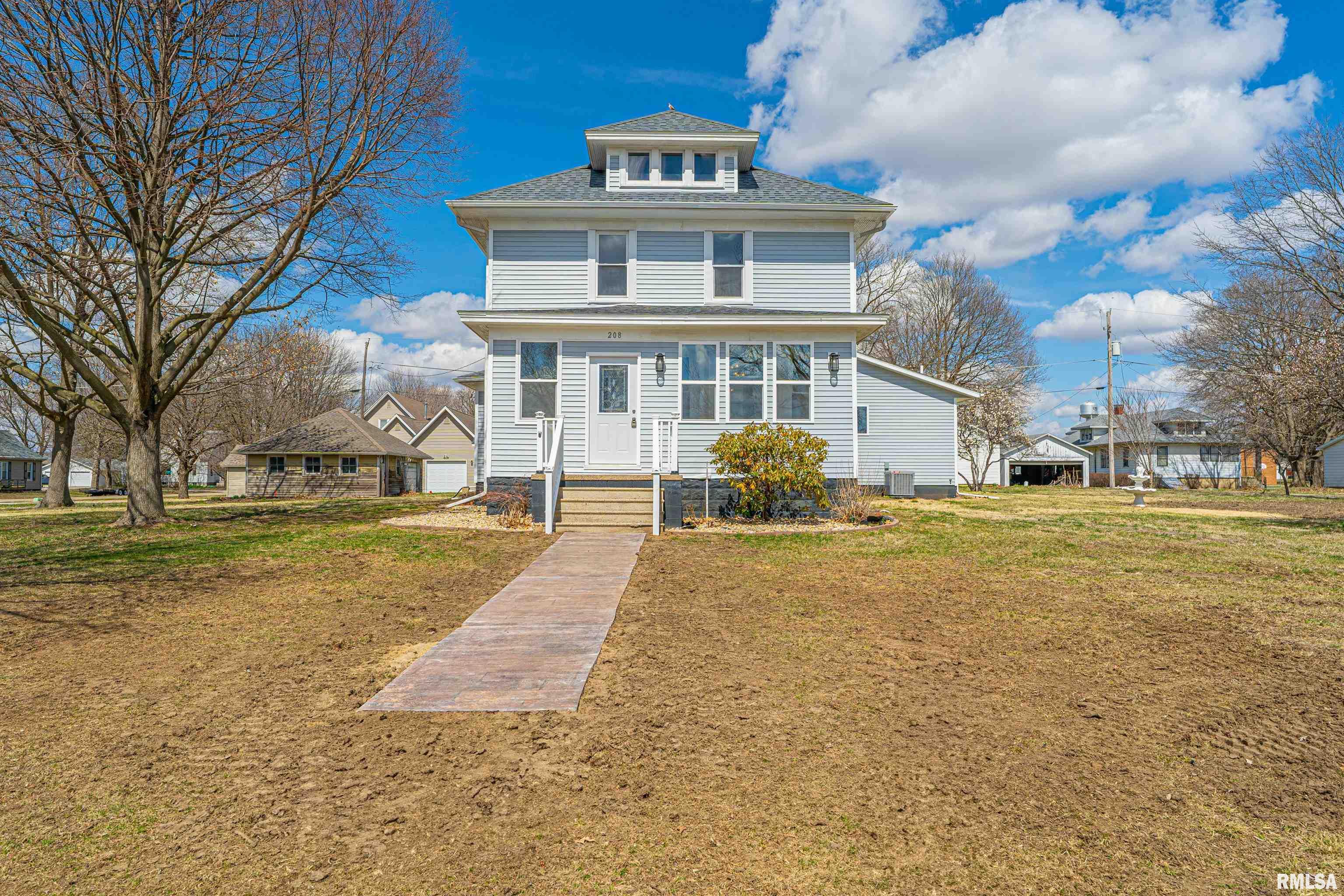 208 Olive Street, Emden, Illinois image 2