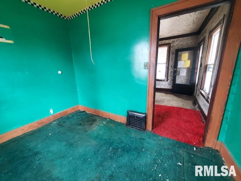 2327 7th Street, Rock Island, Illinois image 3