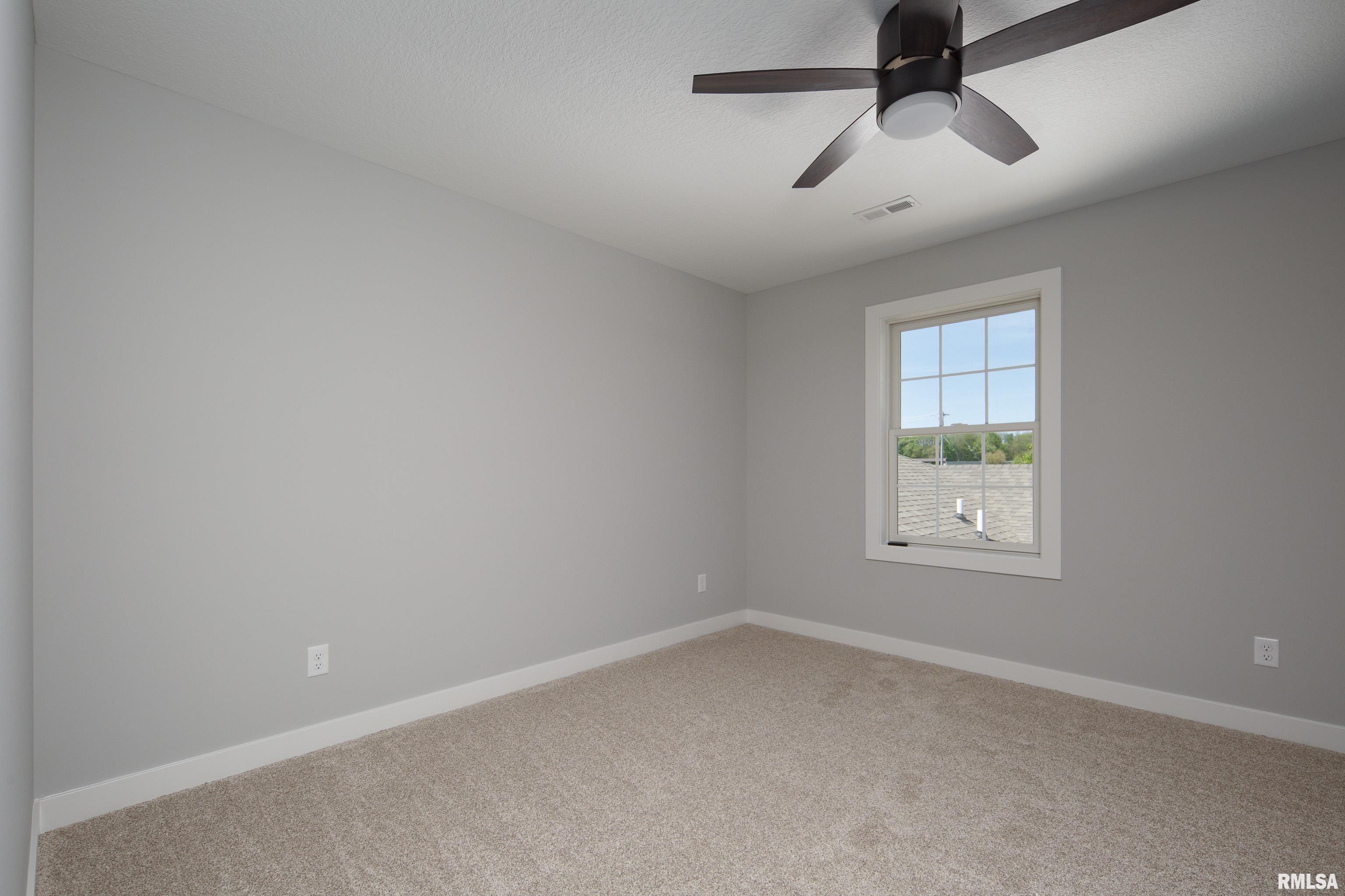 7 Welcome Center Court, Le Claire, Iowa image 33