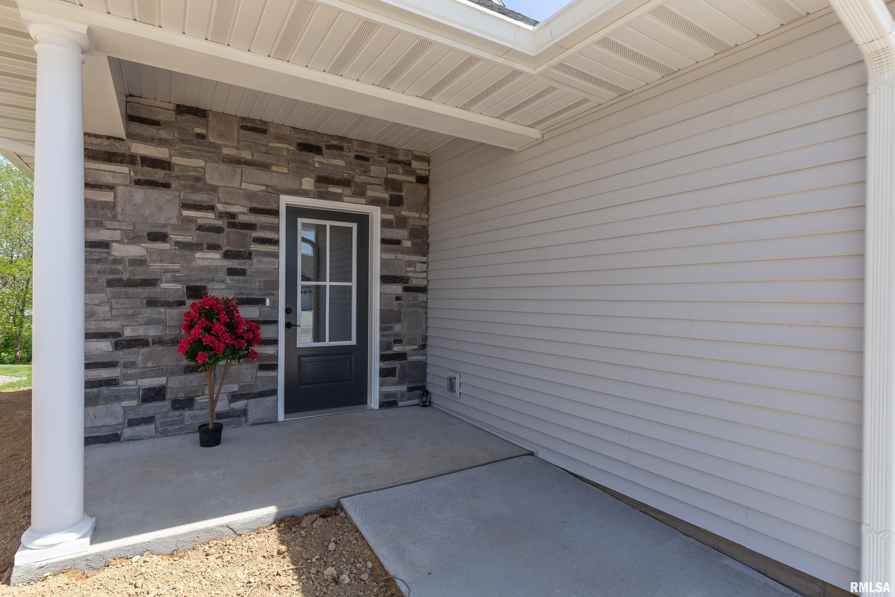 7 Welcome Center Court, Le Claire, Iowa image 3