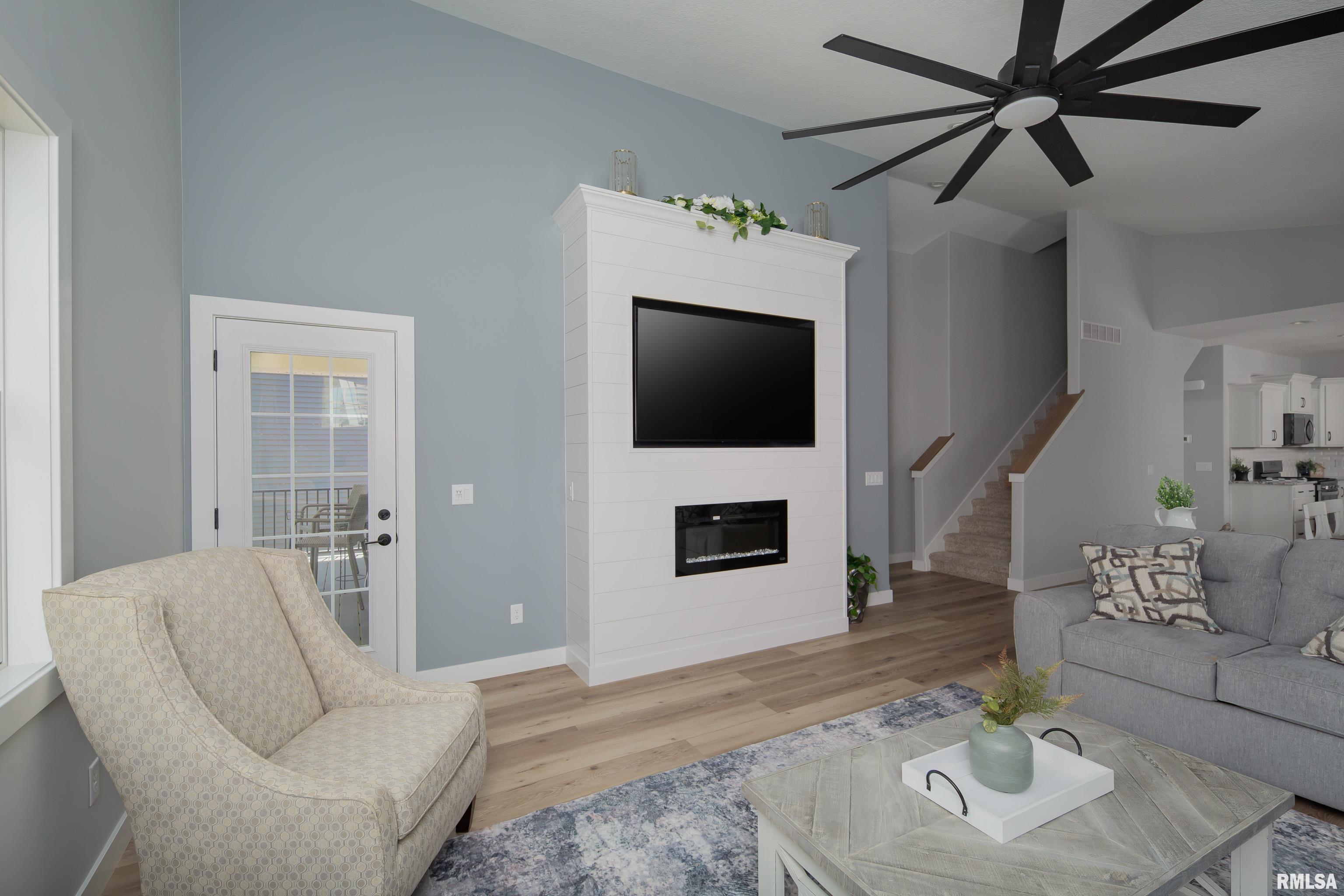 7 Welcome Center Court, Le Claire, Iowa image 9