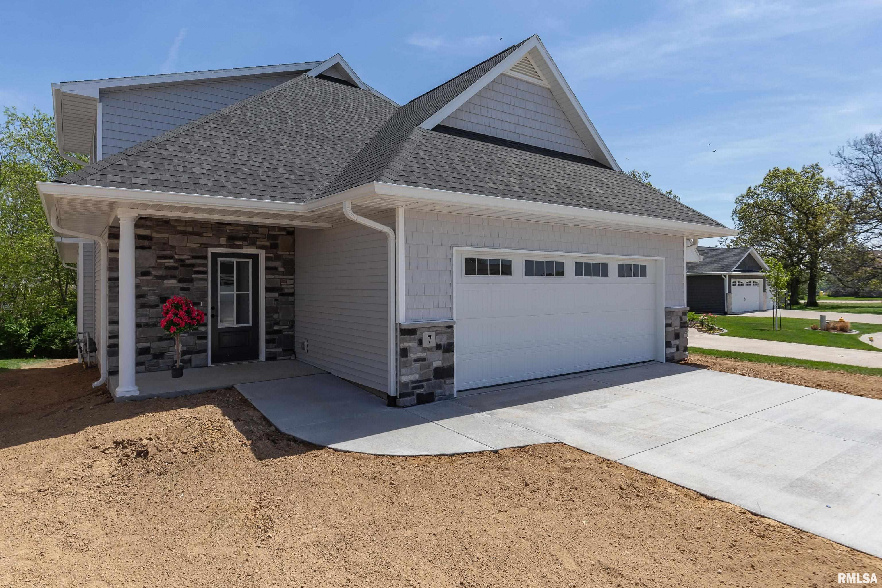 7 Welcome Center Court, Le Claire, Iowa image 2