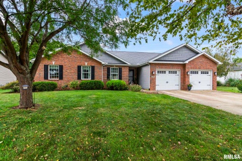Homes For Sale - 681 Pheasant Run Run<br/> Sangamon County, Sherman, IL 62684