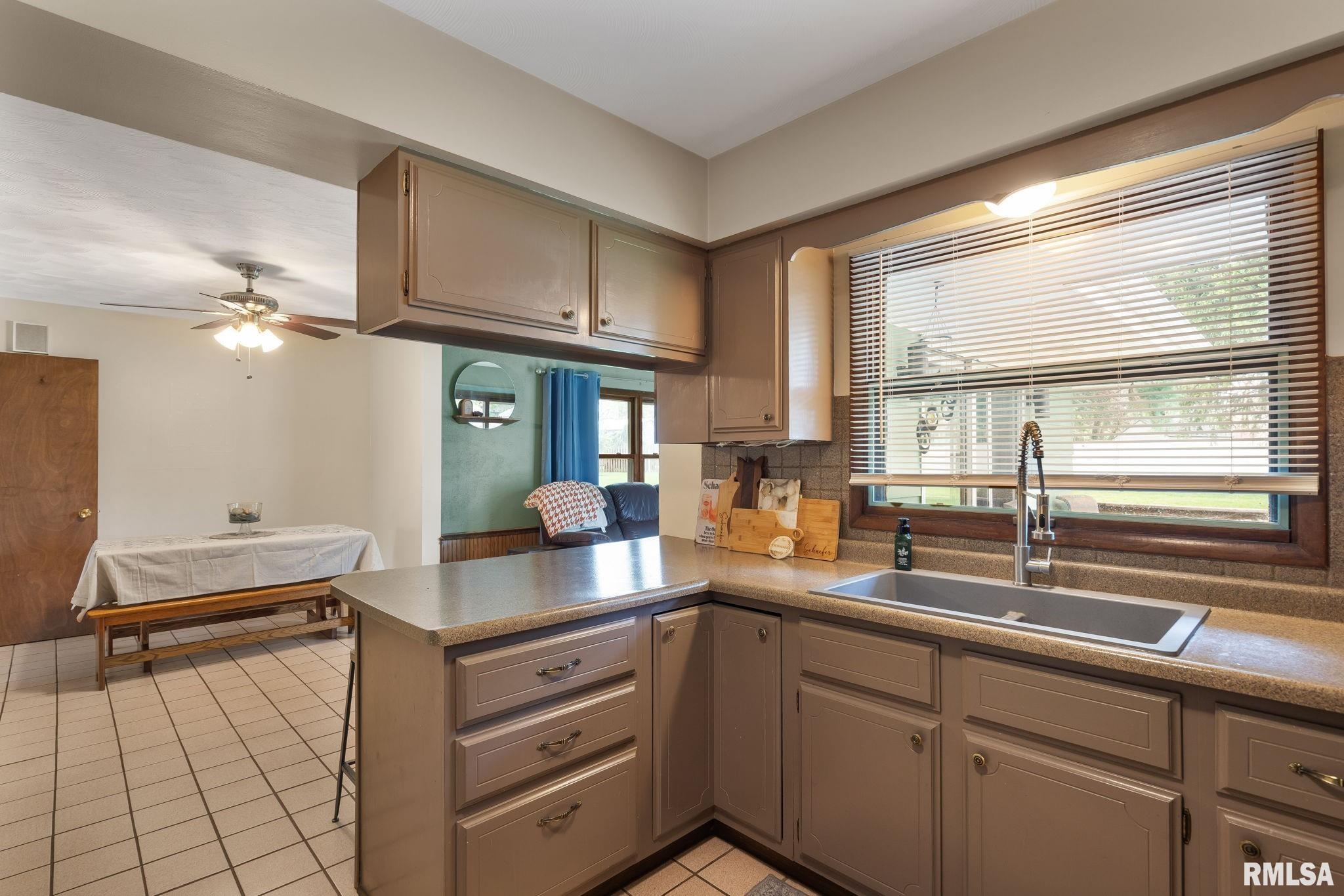 16085 Greenland Drive, Morrison, Illinois image 8