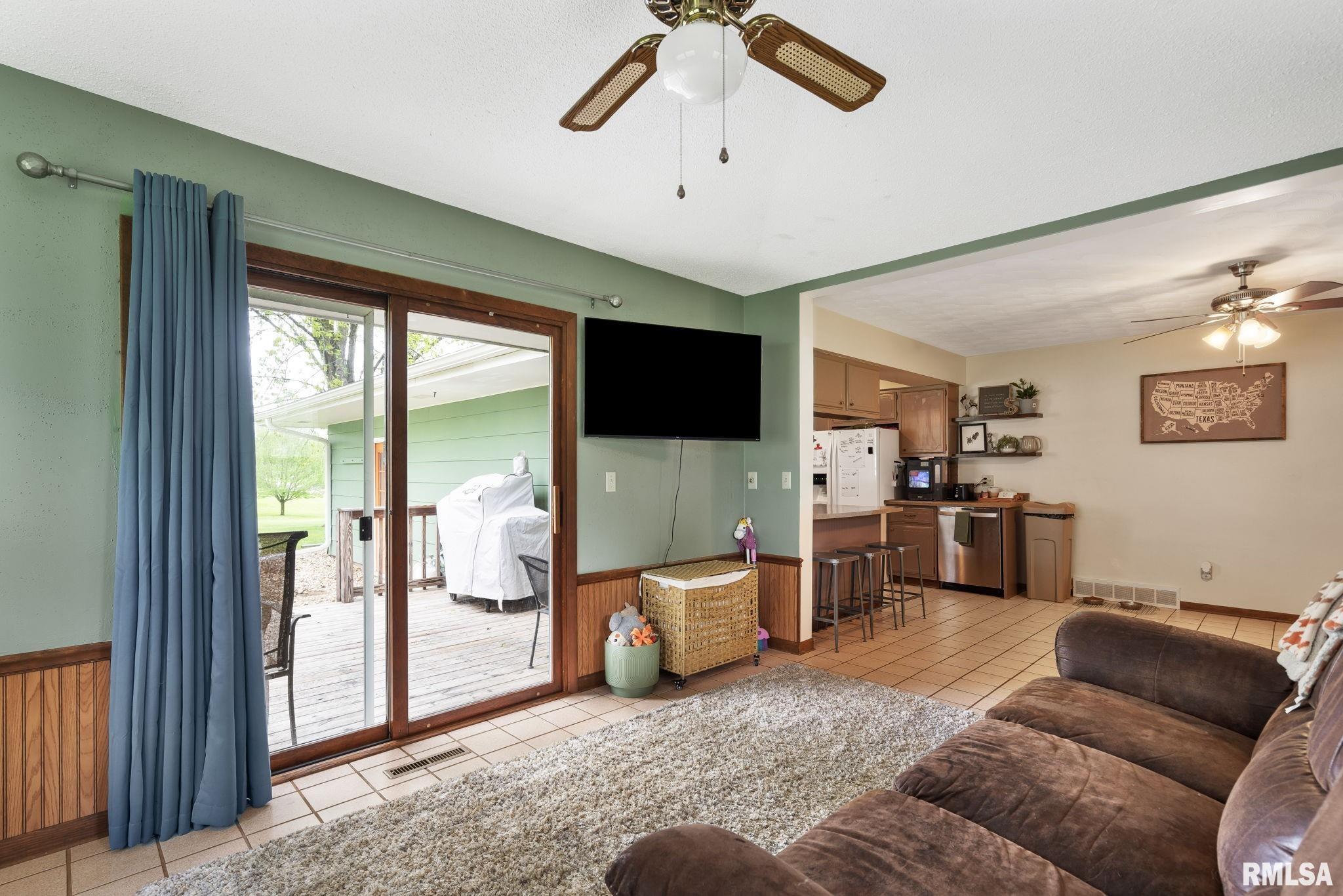 16085 Greenland Drive, Morrison, Illinois image 12