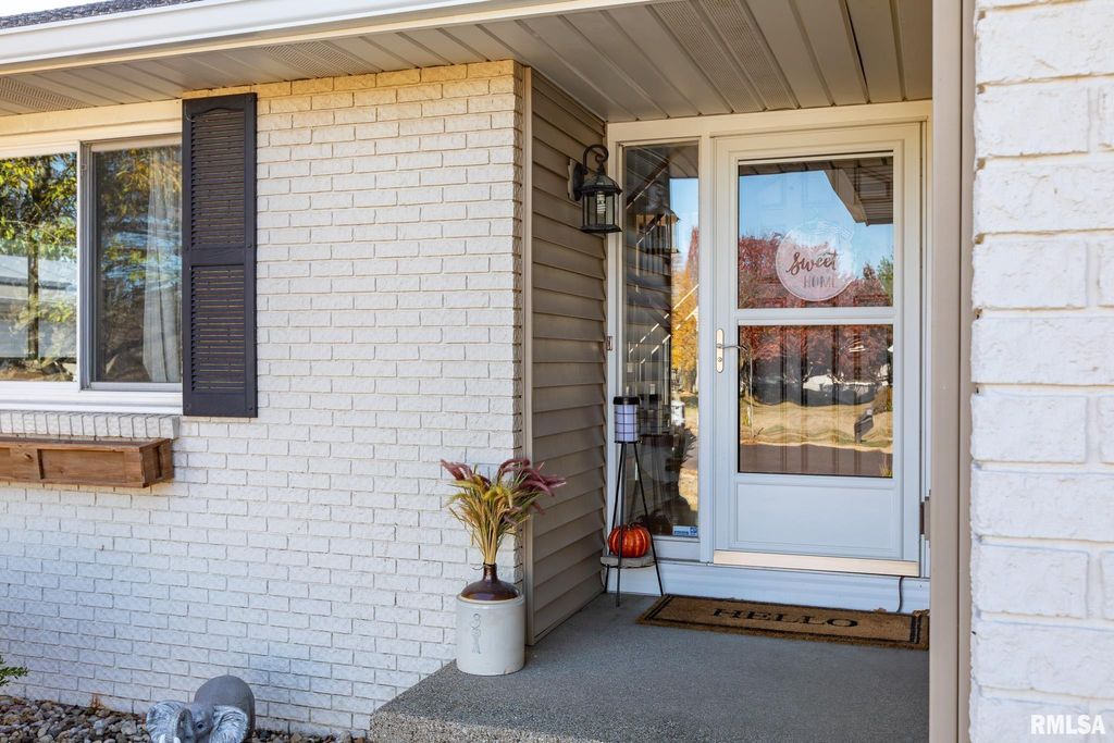 Photo of 1604 EL CAMINO Drive, Pekin, IL 61554 (MLS # PA1262094)