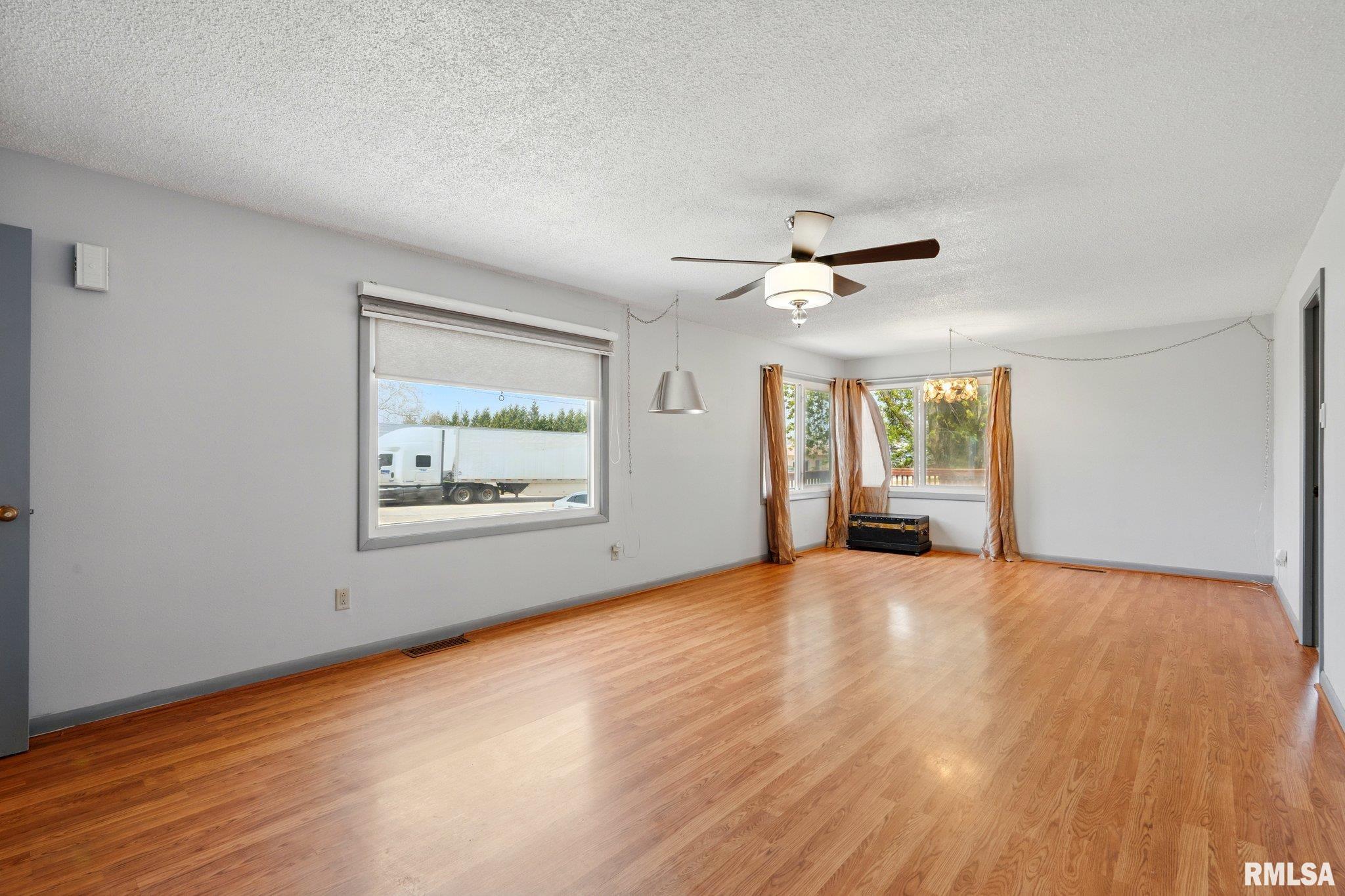 1118 Cedar Street, Tipton, Iowa image 5