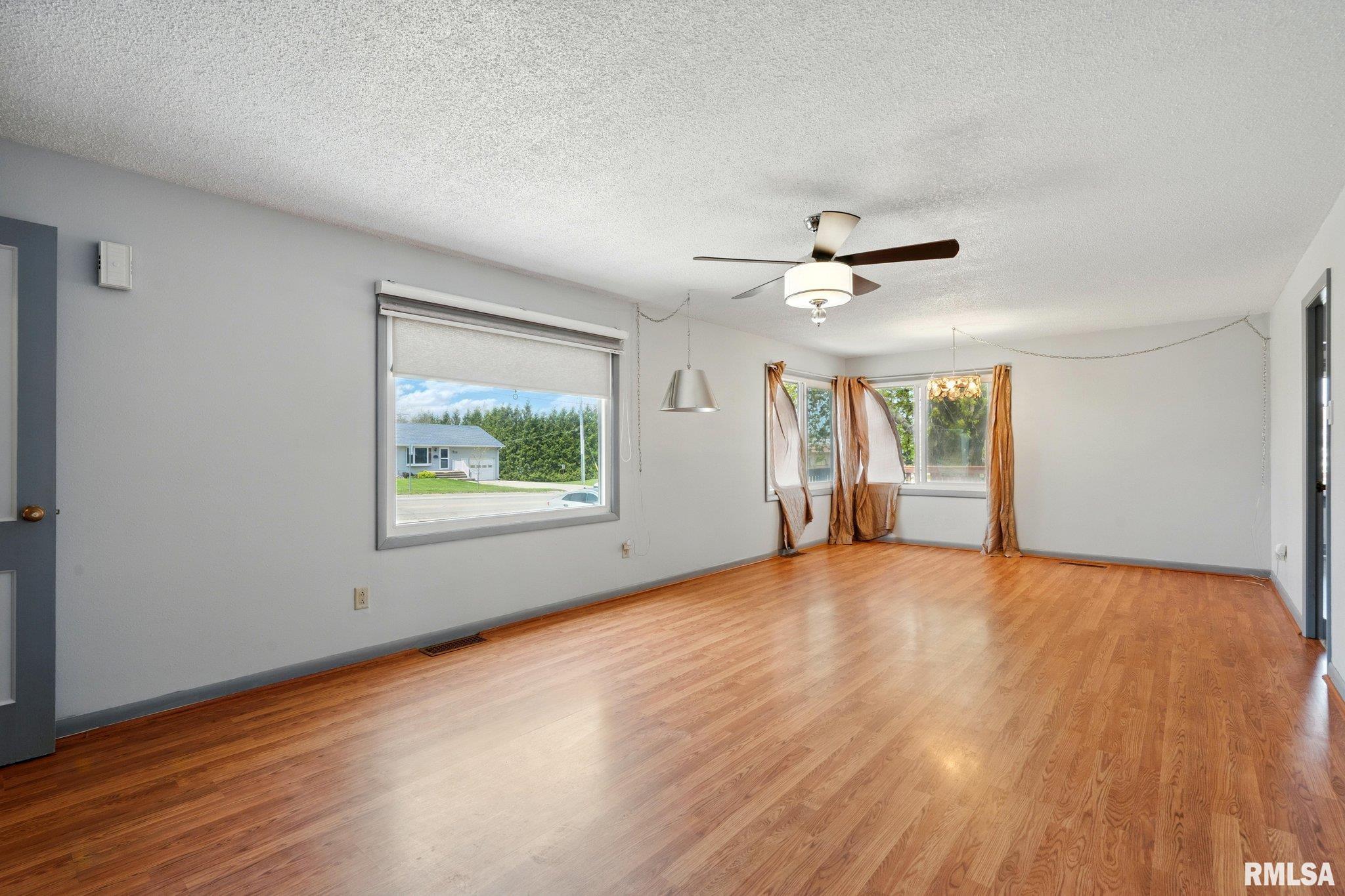 1118 Cedar Street, Tipton, Iowa image 4