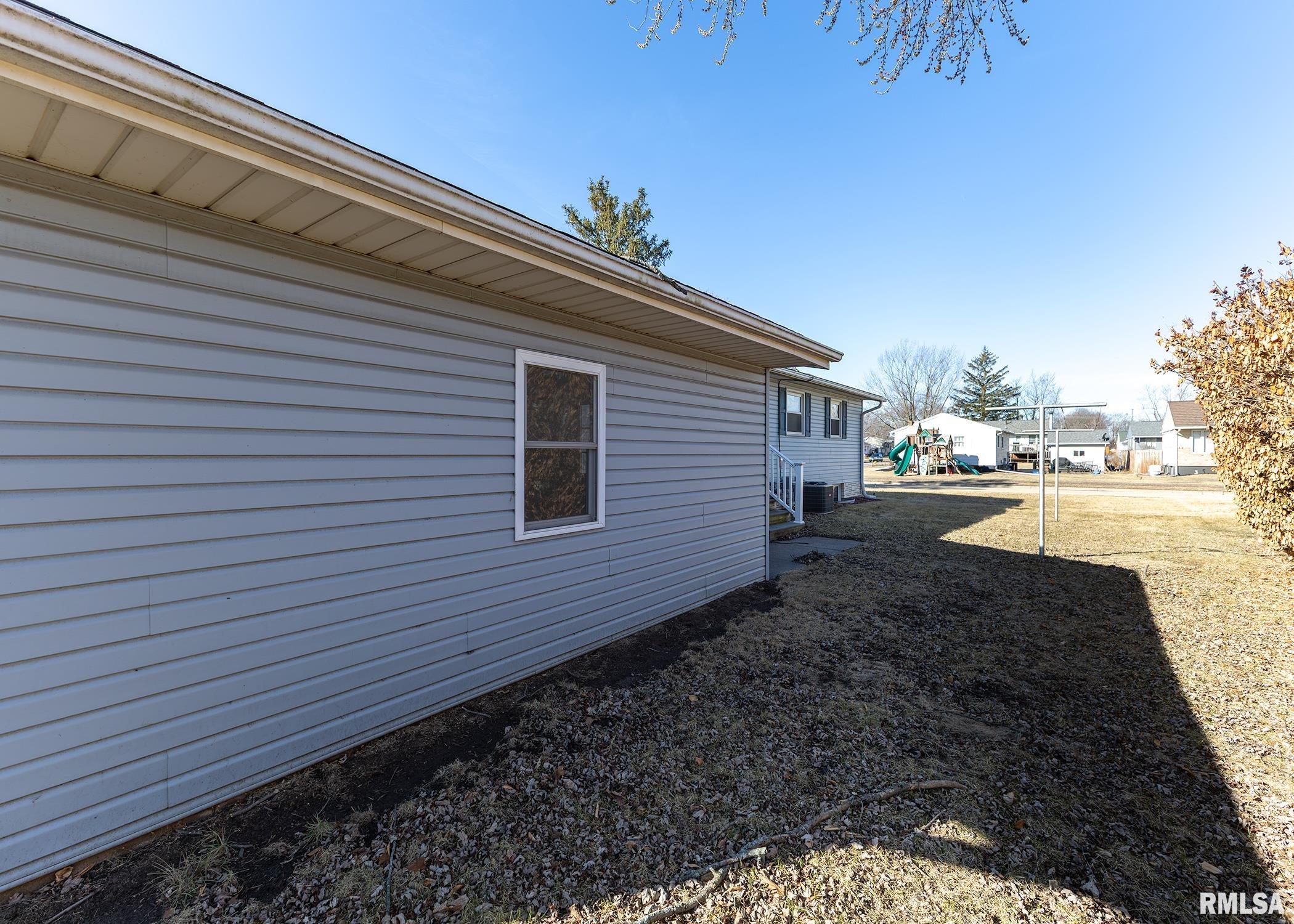 430 15th Place, Camanche, Iowa image 26