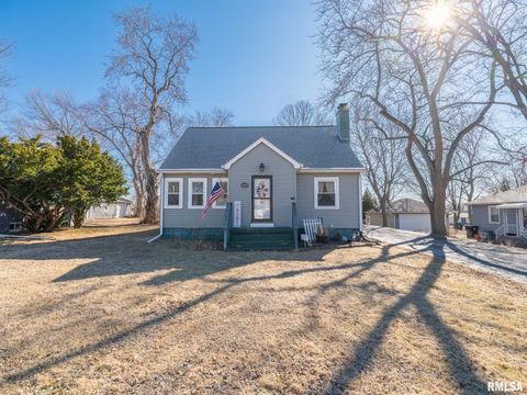 Homes For Sale - 820 W Shenandoah Drive<br/> Peoria, IL 61614