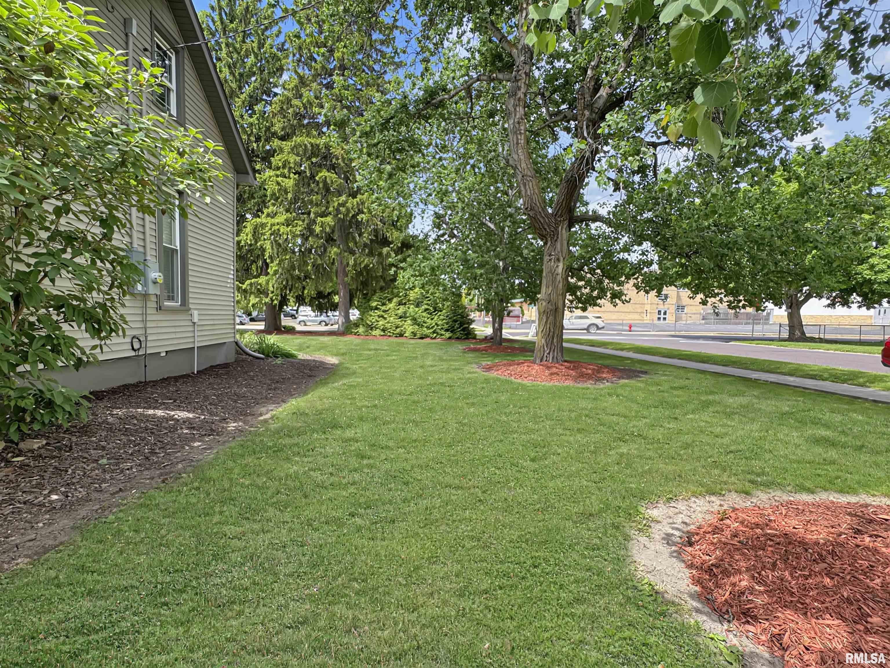 301 S Orchard Street, Mackinaw, Illinois image 39