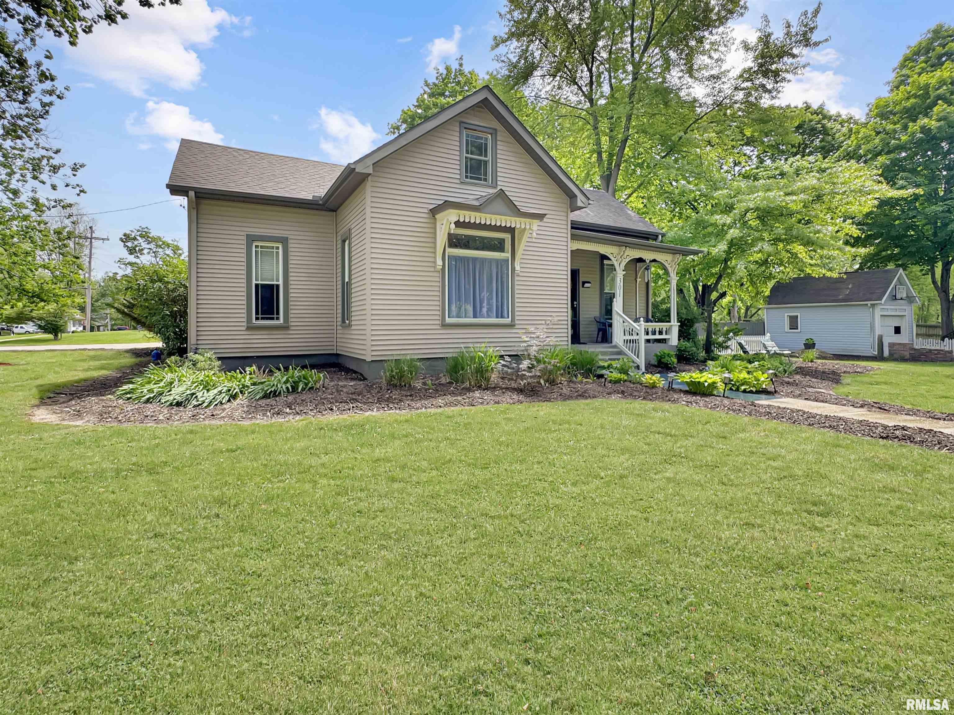 301 S Orchard Street, Mackinaw, Illinois image 3