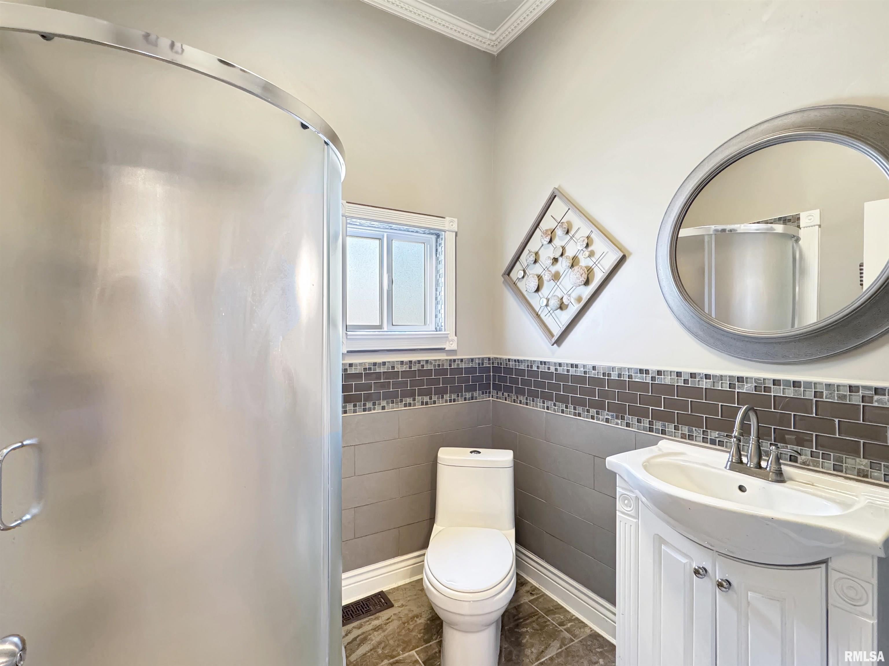 301 S Orchard Street, Mackinaw, Illinois image 31