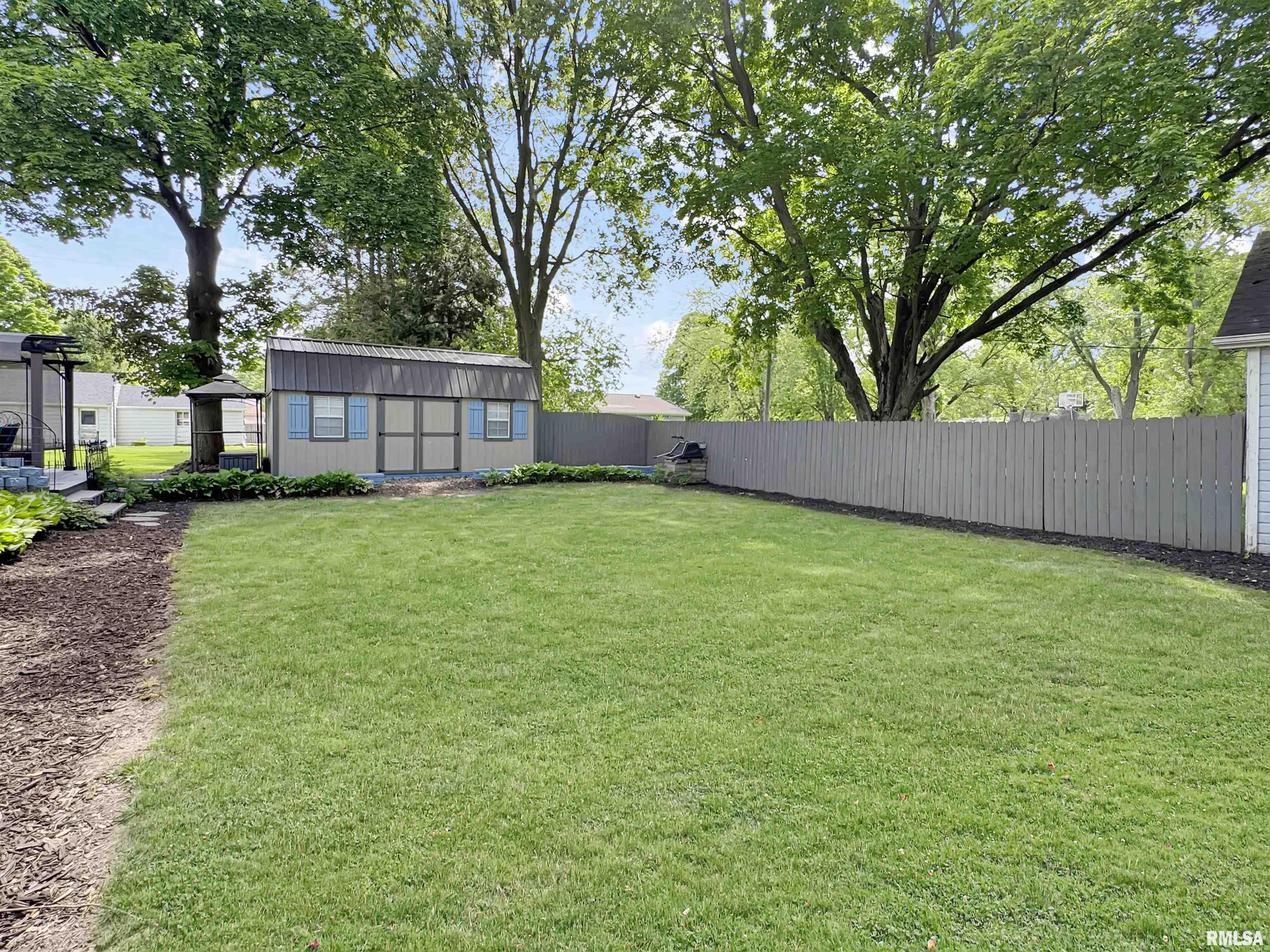 301 S Orchard Street, Mackinaw, Illinois image 37