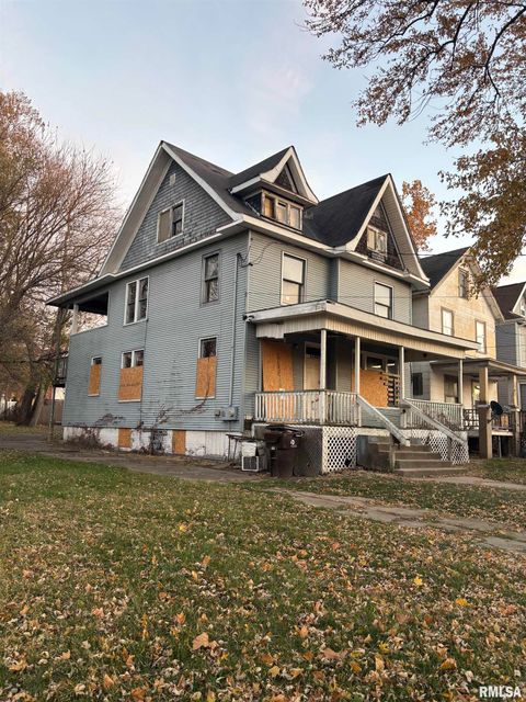 Photo of 1504 N LINN Street, Peoria, IL 61604 (MLS # PA1265646)