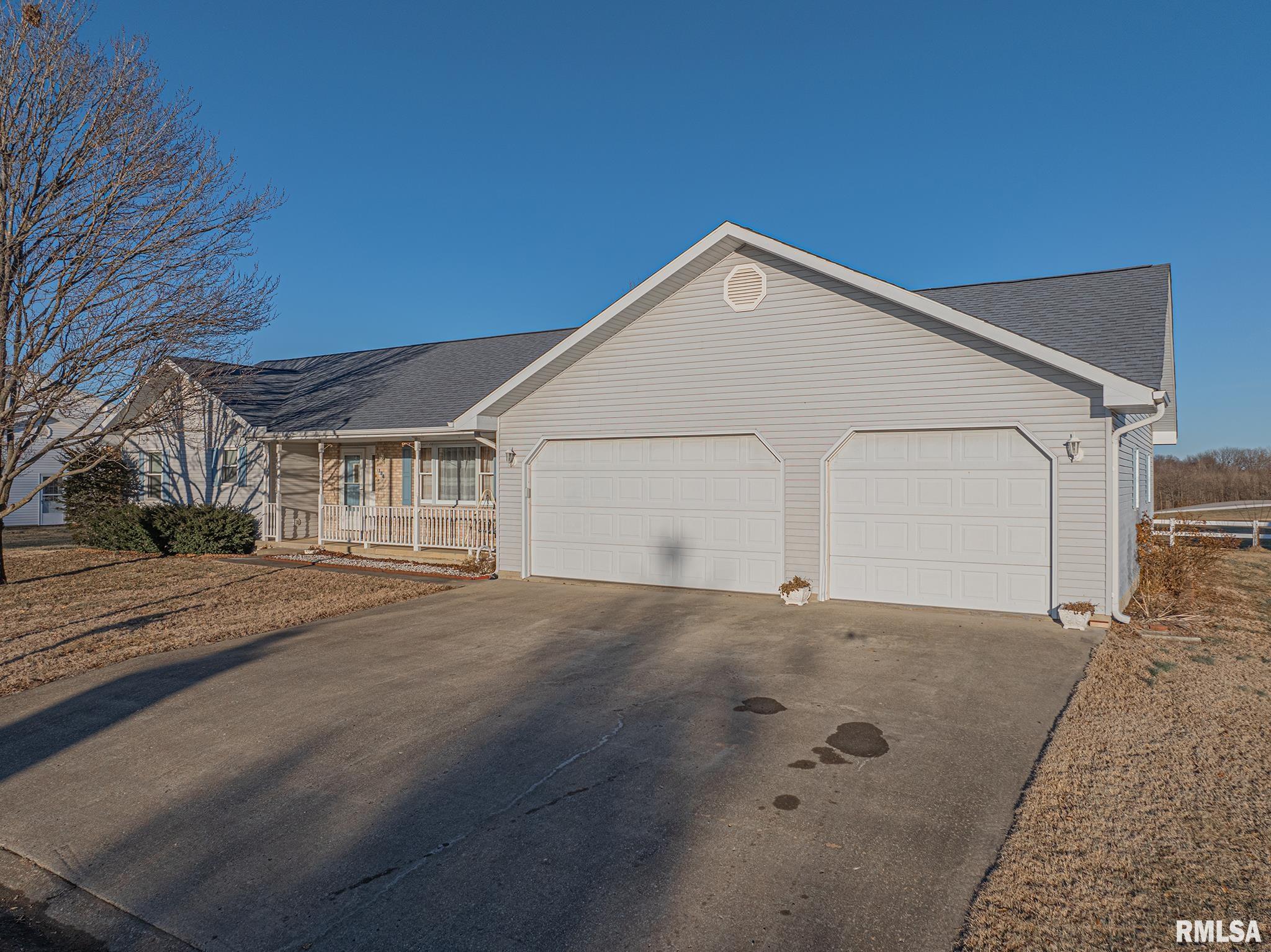 134 Country Club Estates Street, Salem, Illinois image 3