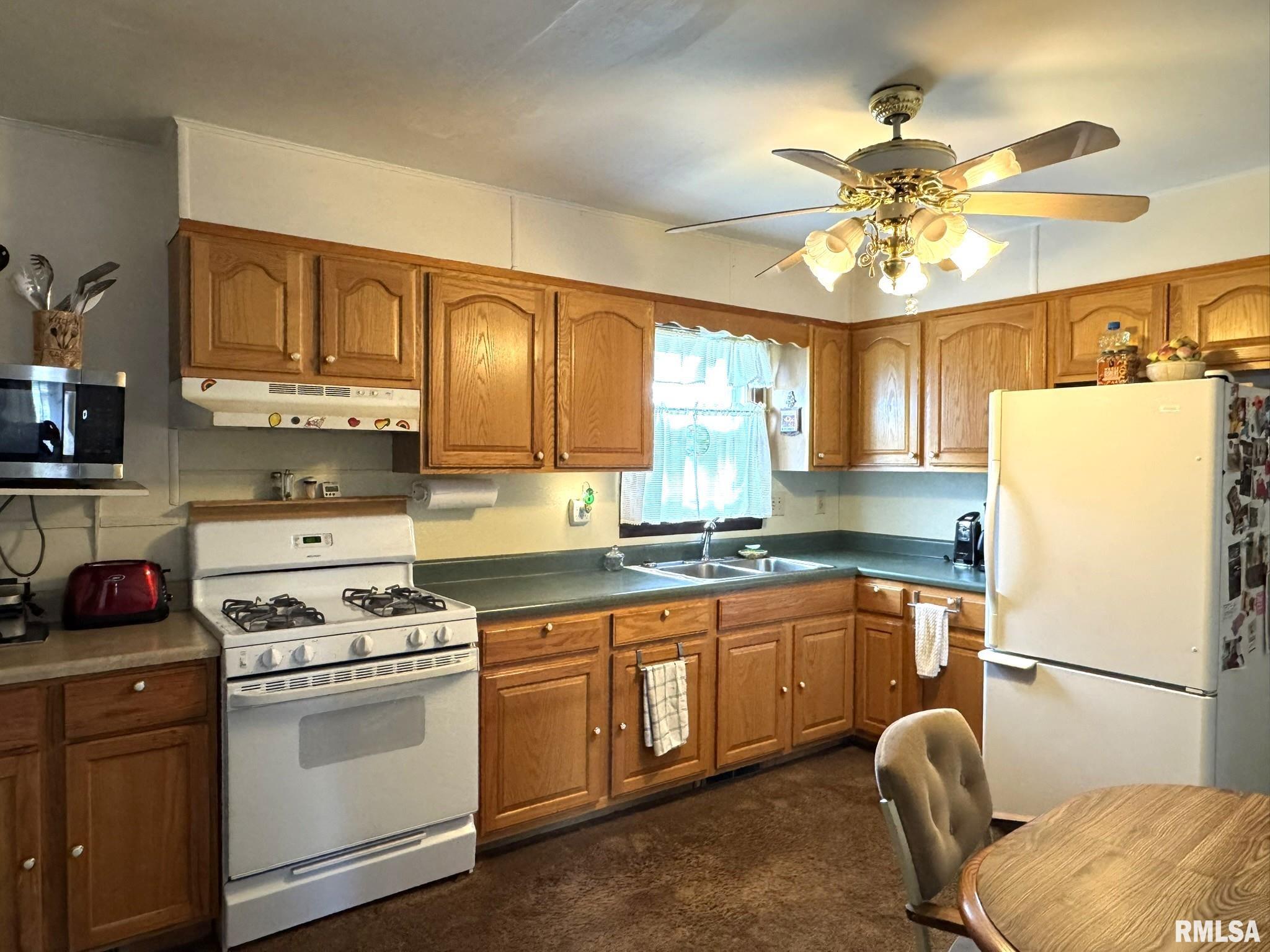 732 Hawkinson Avenue, Galesburg, Illinois image 12